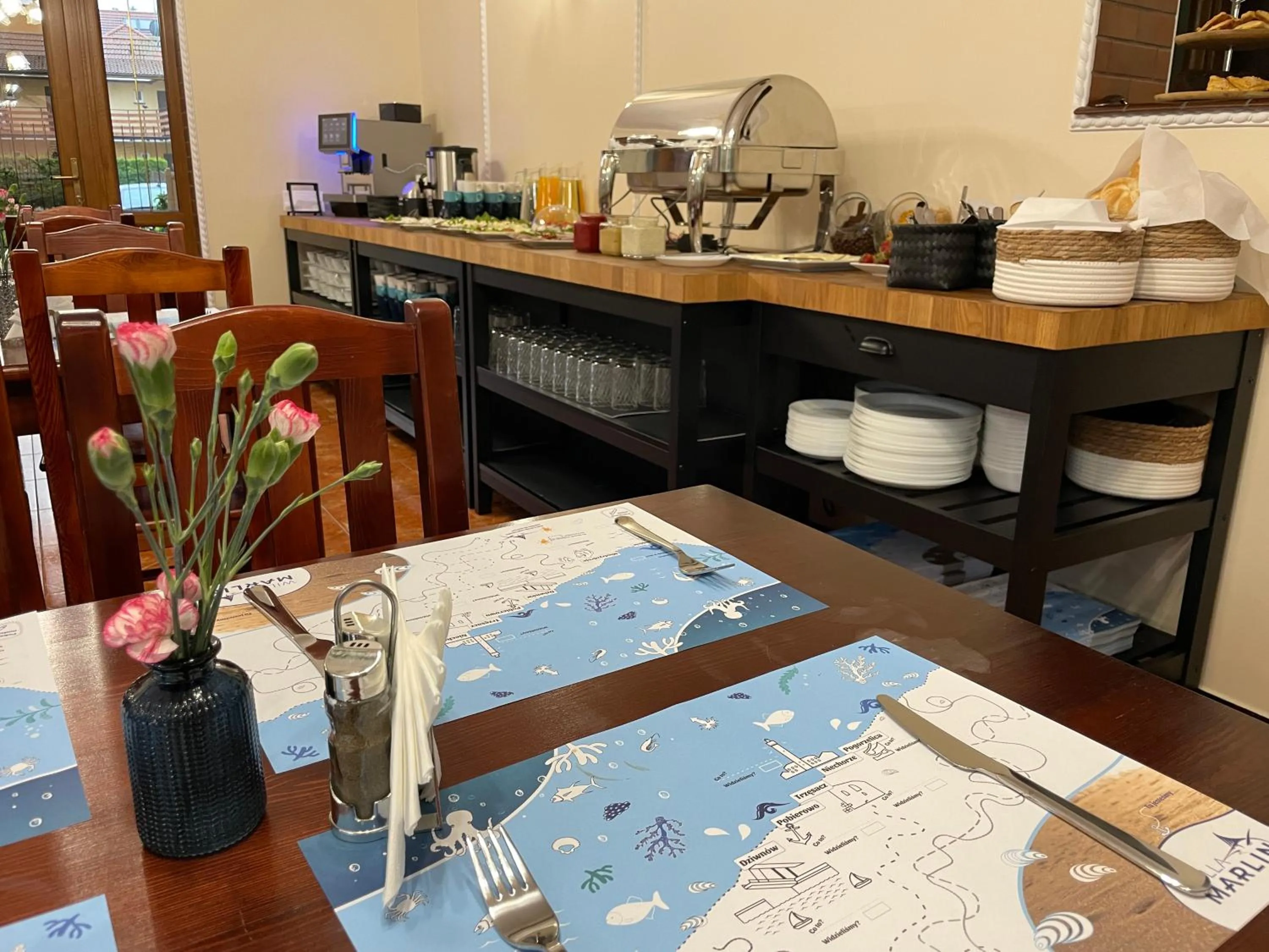 Dining area in Willa Marlin