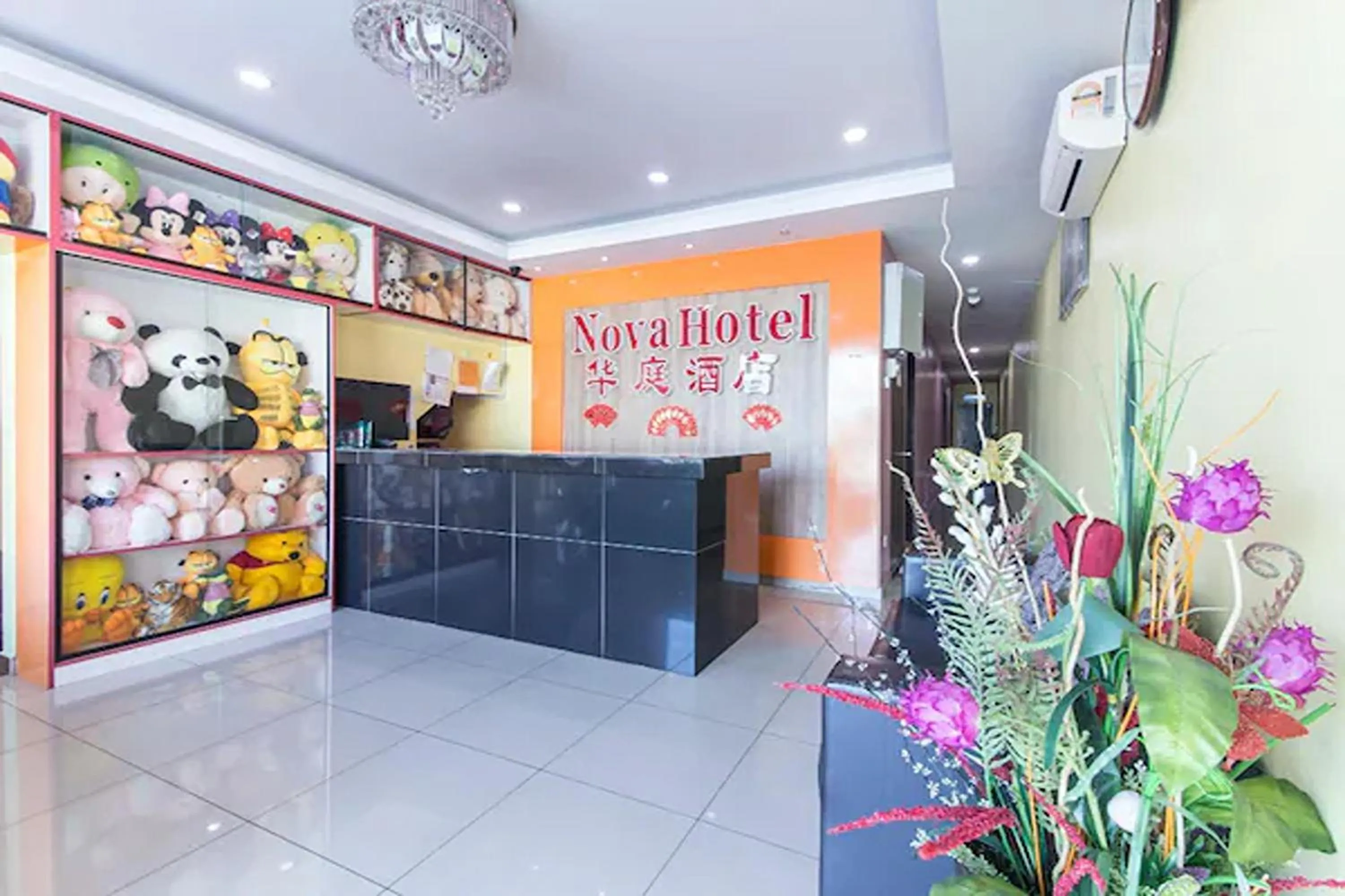 Lobby or reception in OYO 43934 Nova Hotel