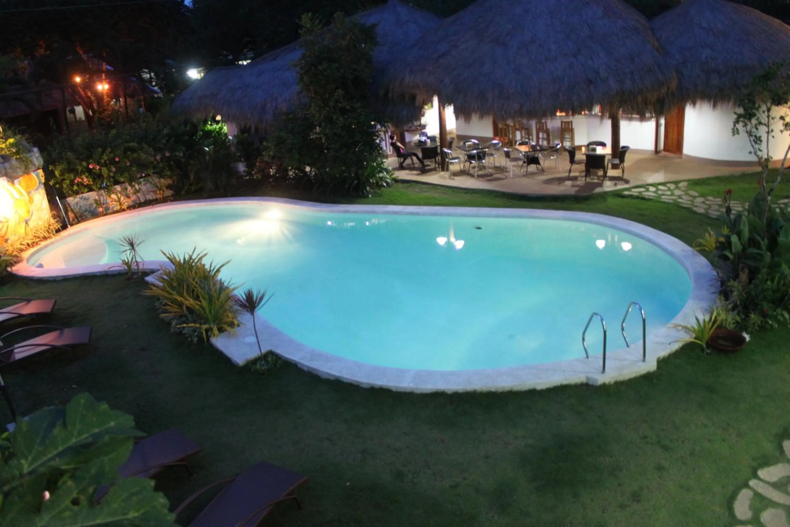 Restaurant/places to eat in Vanilla Sky Dive Resort