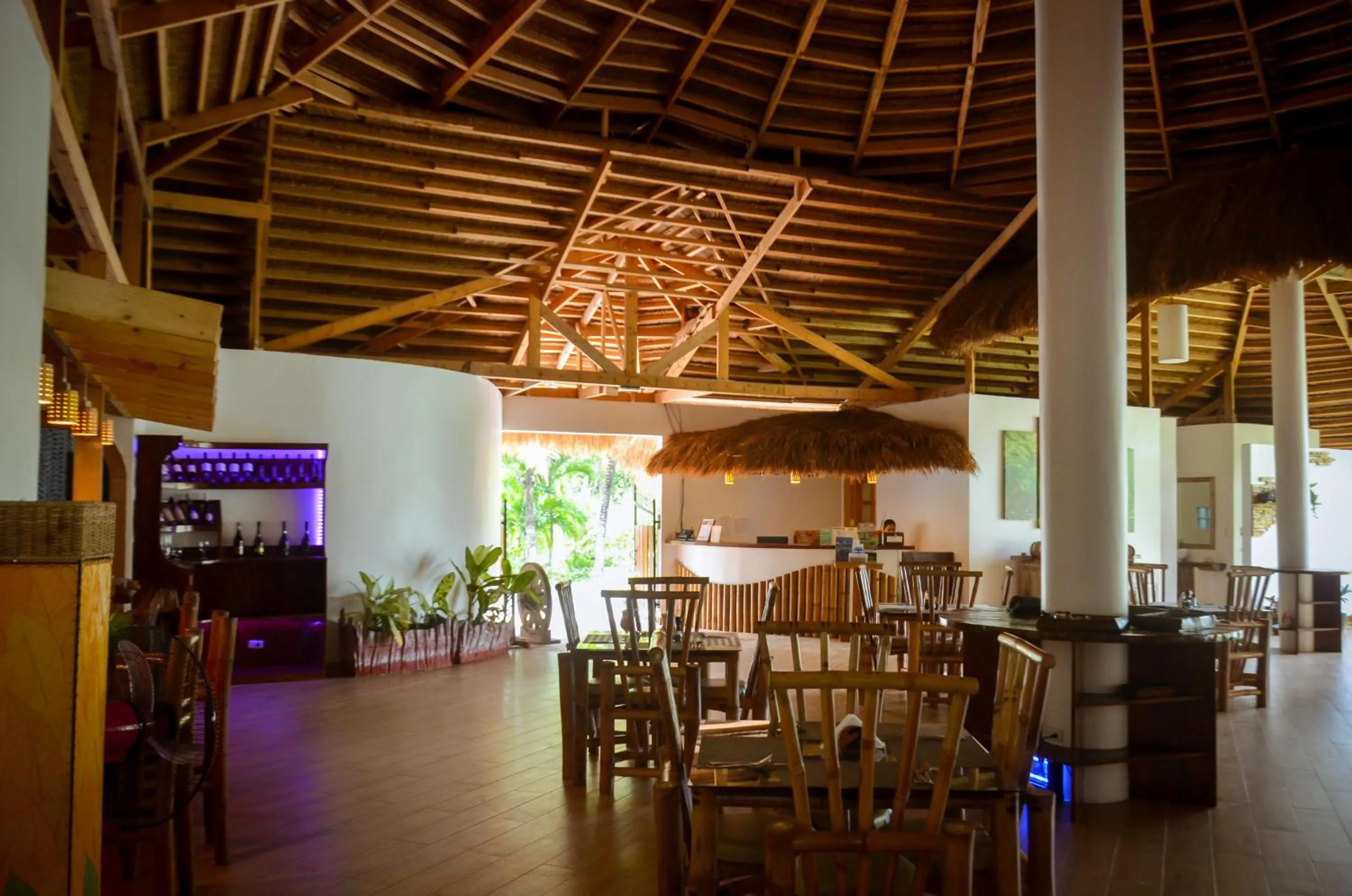 Restaurant/places to eat in Vanilla Sky Dive Resort