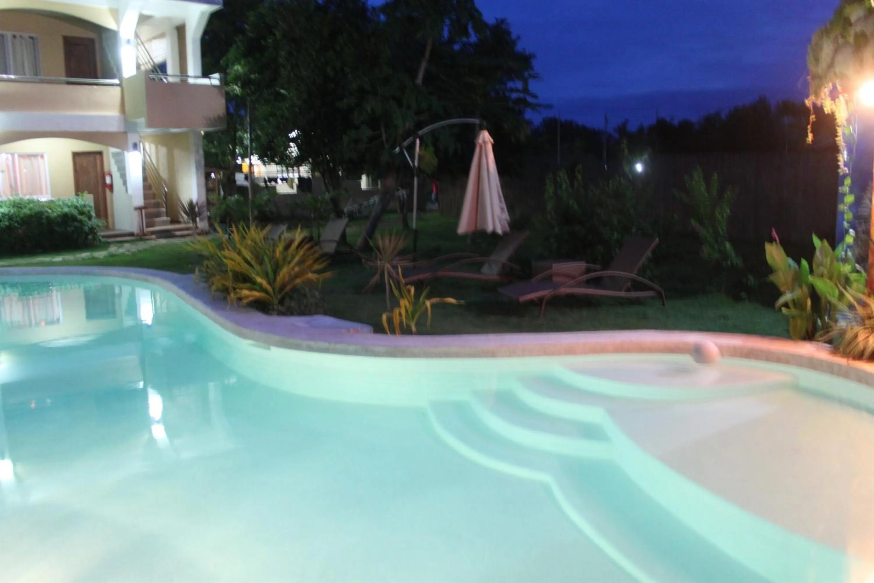 Swimming pool in Vanilla Sky Dive Resort