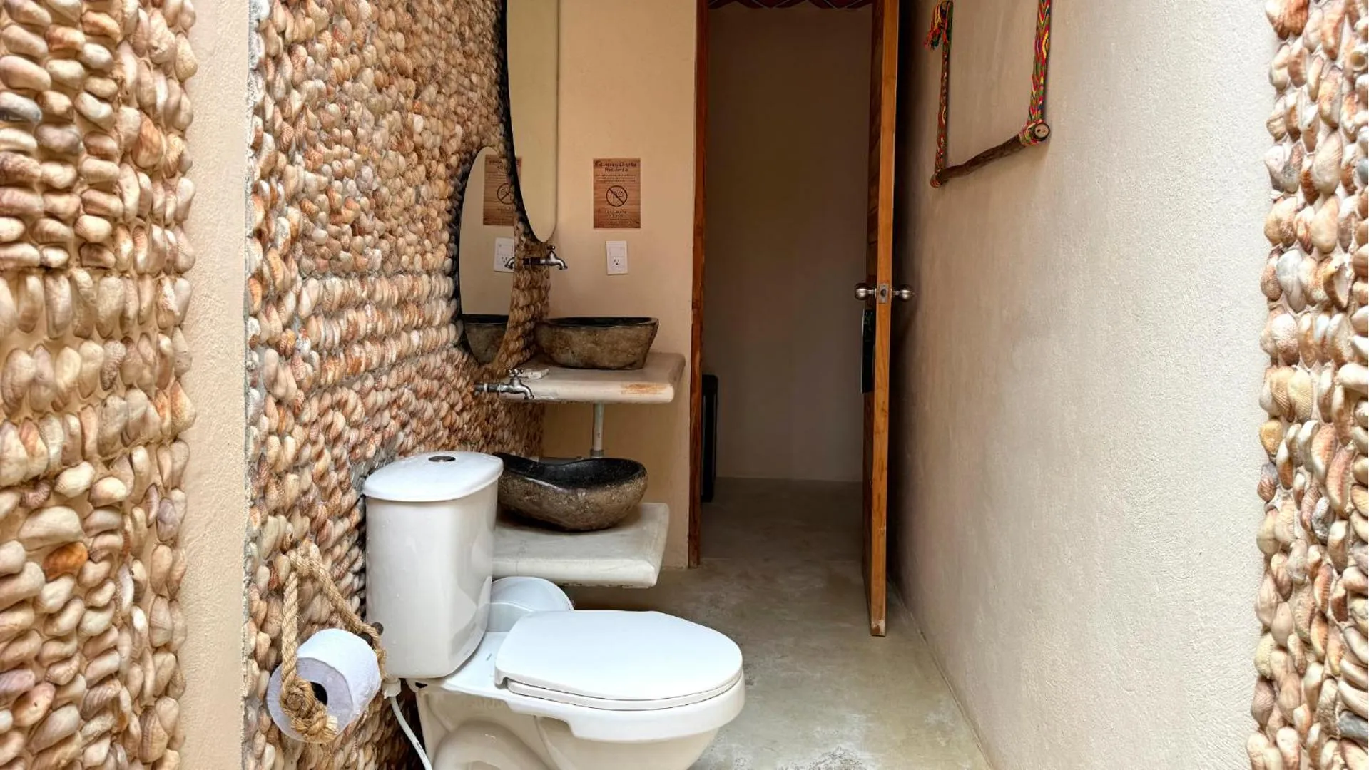 Toilet in Hotel Wayira Beach