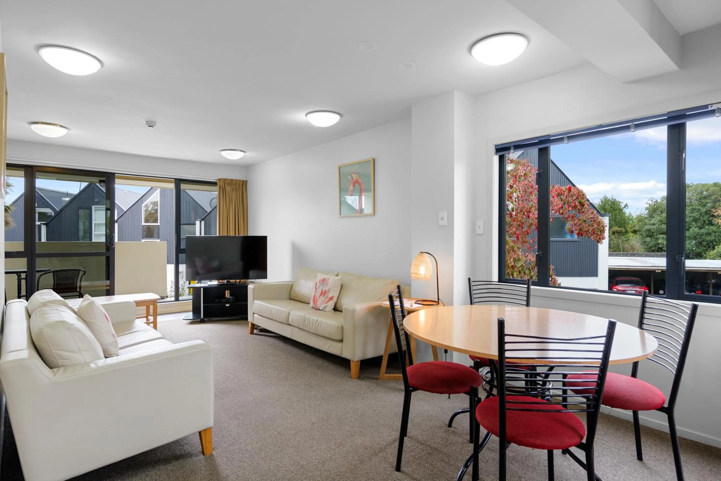 Communal lounge/ TV room in Bella Vista Motel & Apartments Christchurch