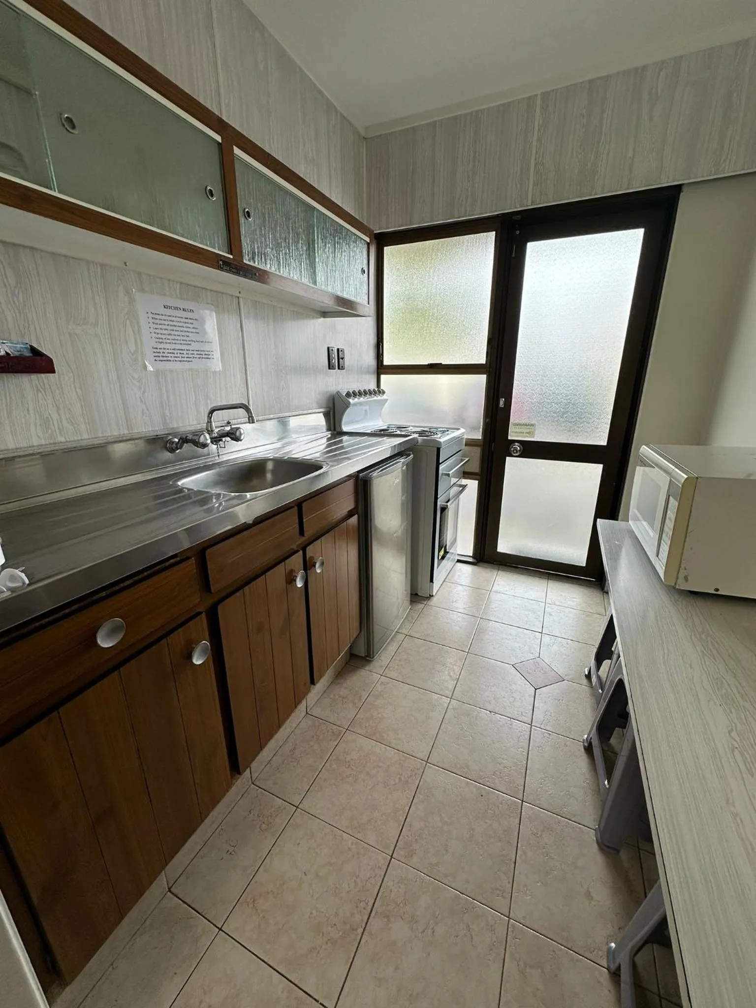 Kitchen or kitchenette in Airport Gold Star Motel