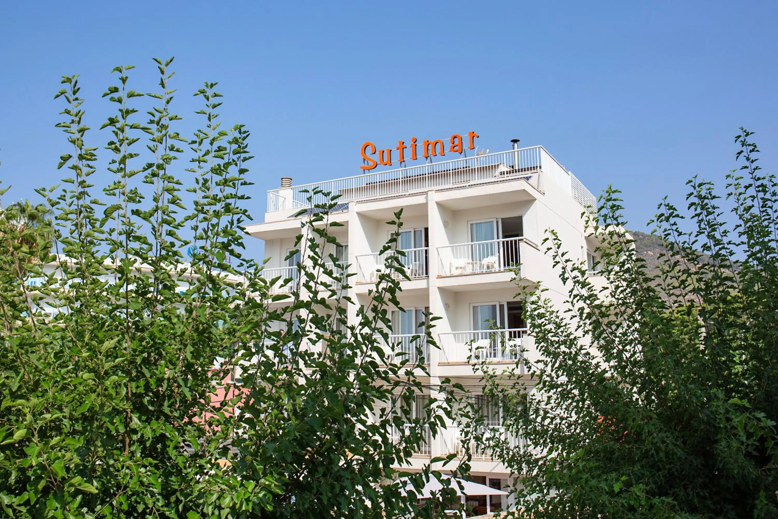 Property building in Hostal Residencia Sutimar