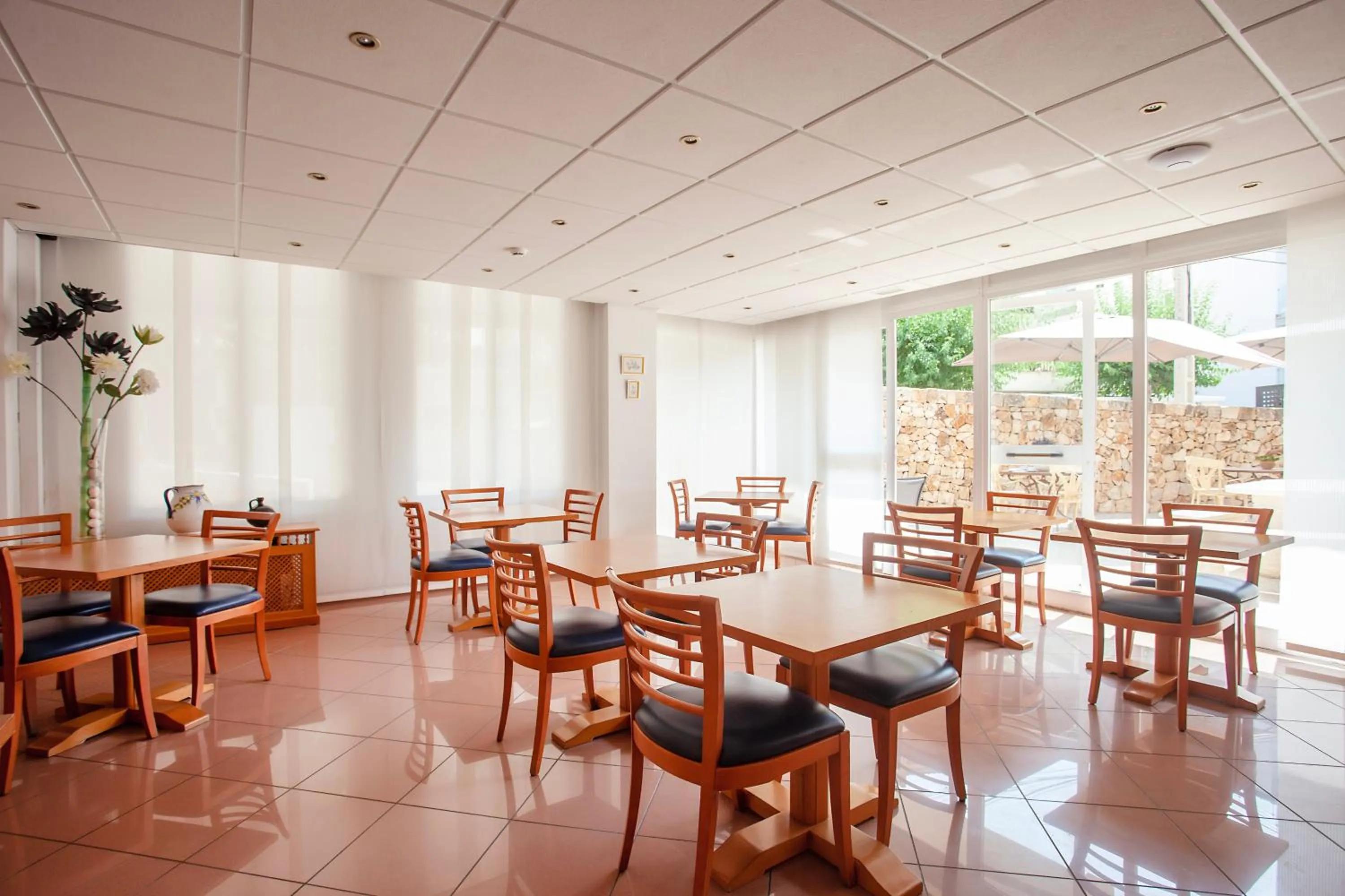 Dining area in Hostal Residencia Sutimar