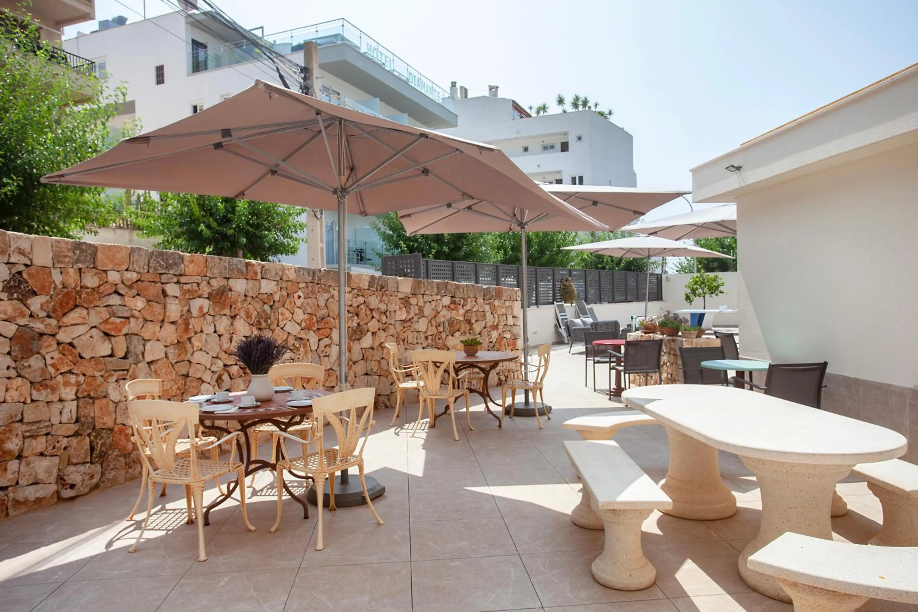 Balcony/Terrace in Hostal Residencia Sutimar