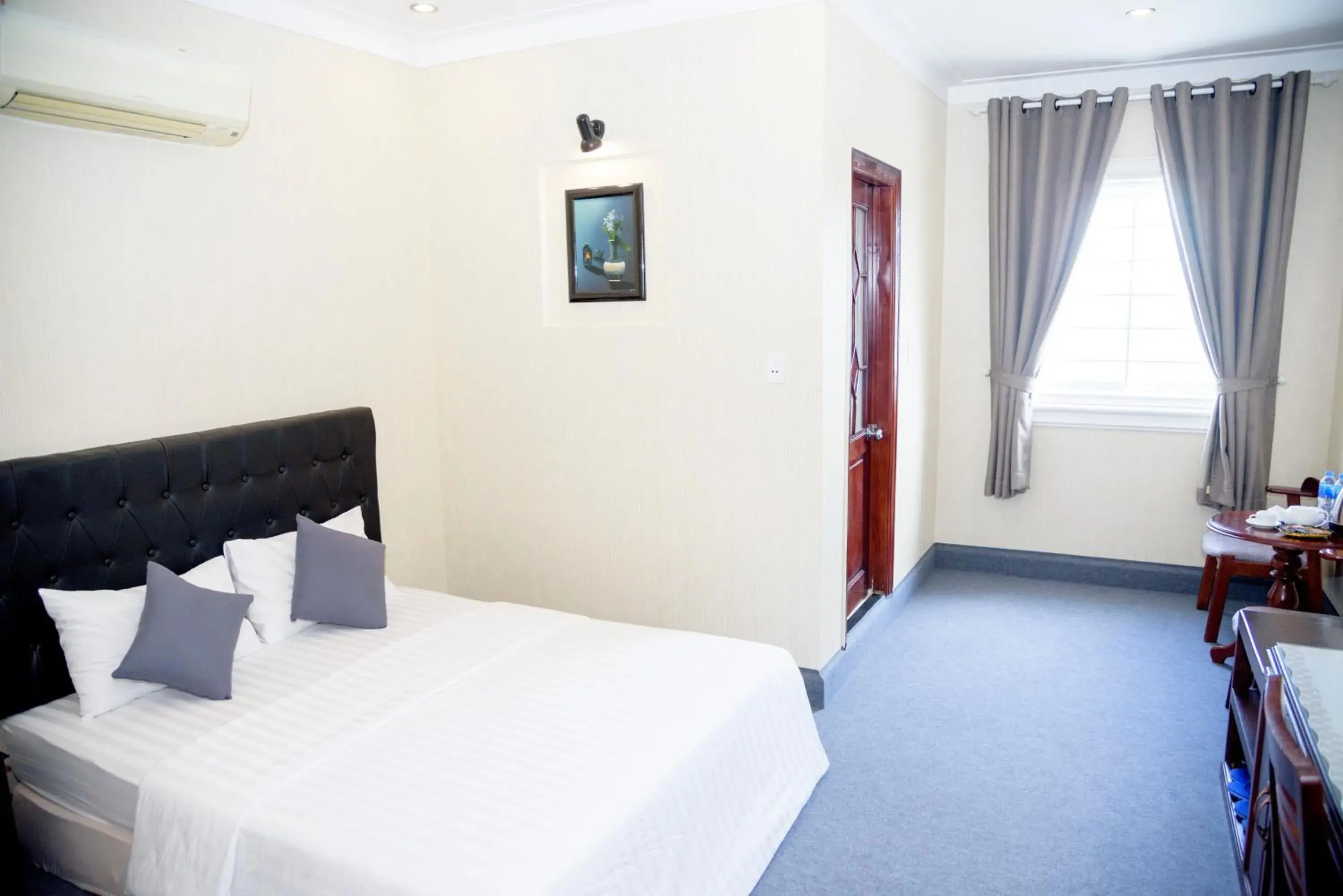 Deluxe Double Room in Ha Trinh Hotel Deluxe Double Room in Ha Trinh Hotel