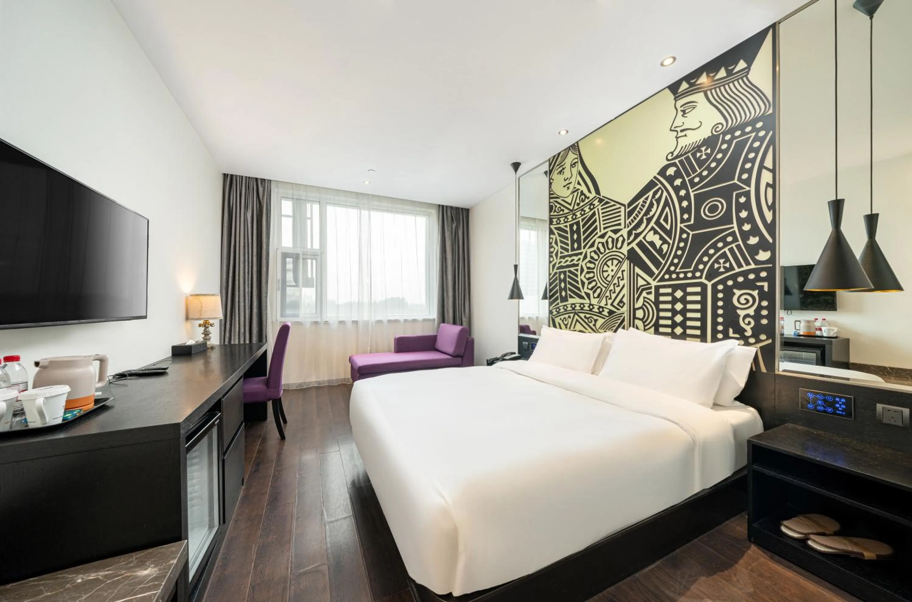 Photo of the whole room, Bed in Orange Hotel Shanghai Hongqiao Airport Dingbian Road Subway Station Branch - Free Hongqiao Airport & Hongqiao Train station Shuttle Bus