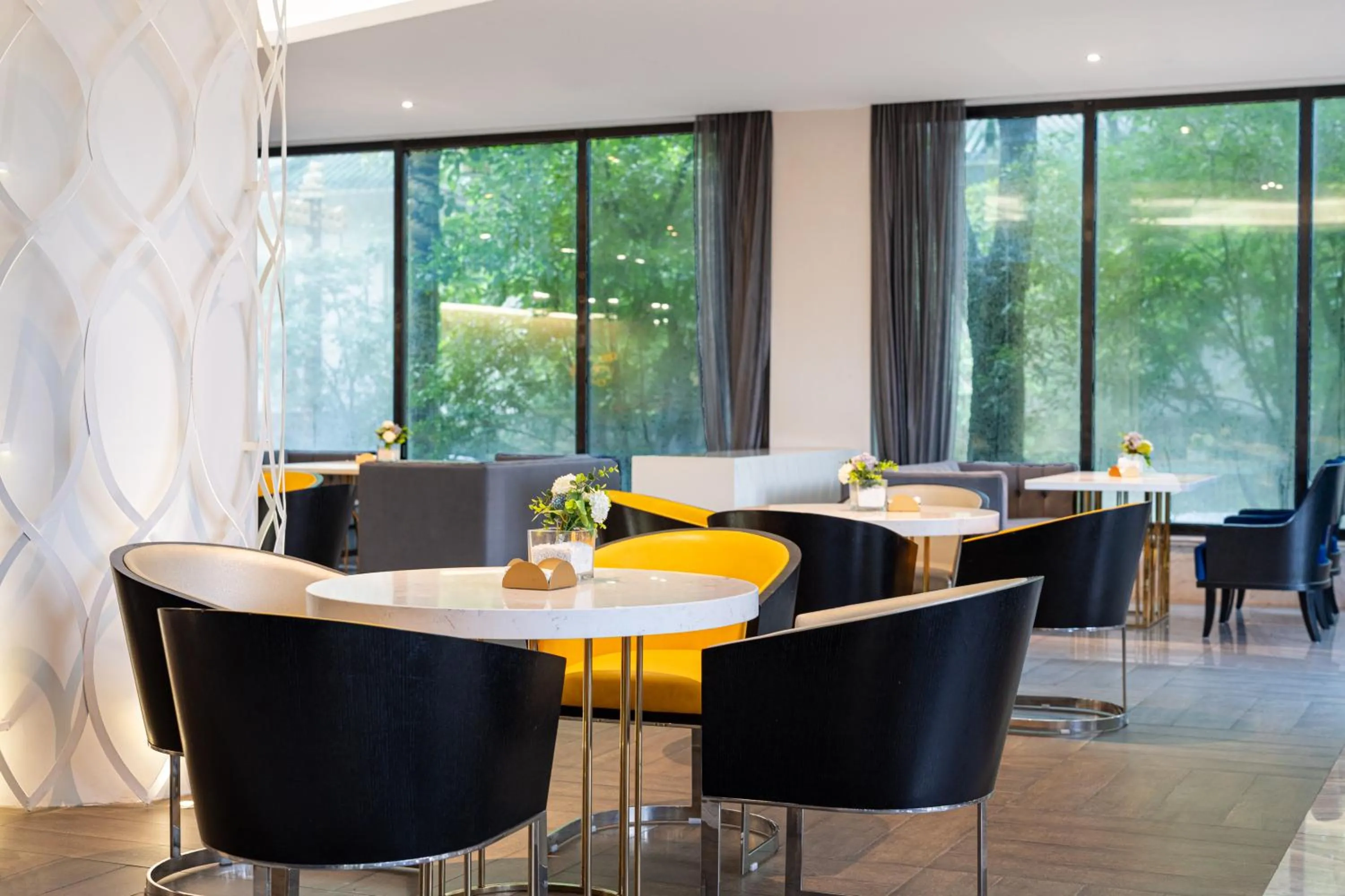 Restaurant/places to eat in Orange Hotel Shanghai Hongqiao Airport Dingbian Road Subway Station Branch - Free Hongqiao Airport & Hongqiao Train station Shuttle Bus