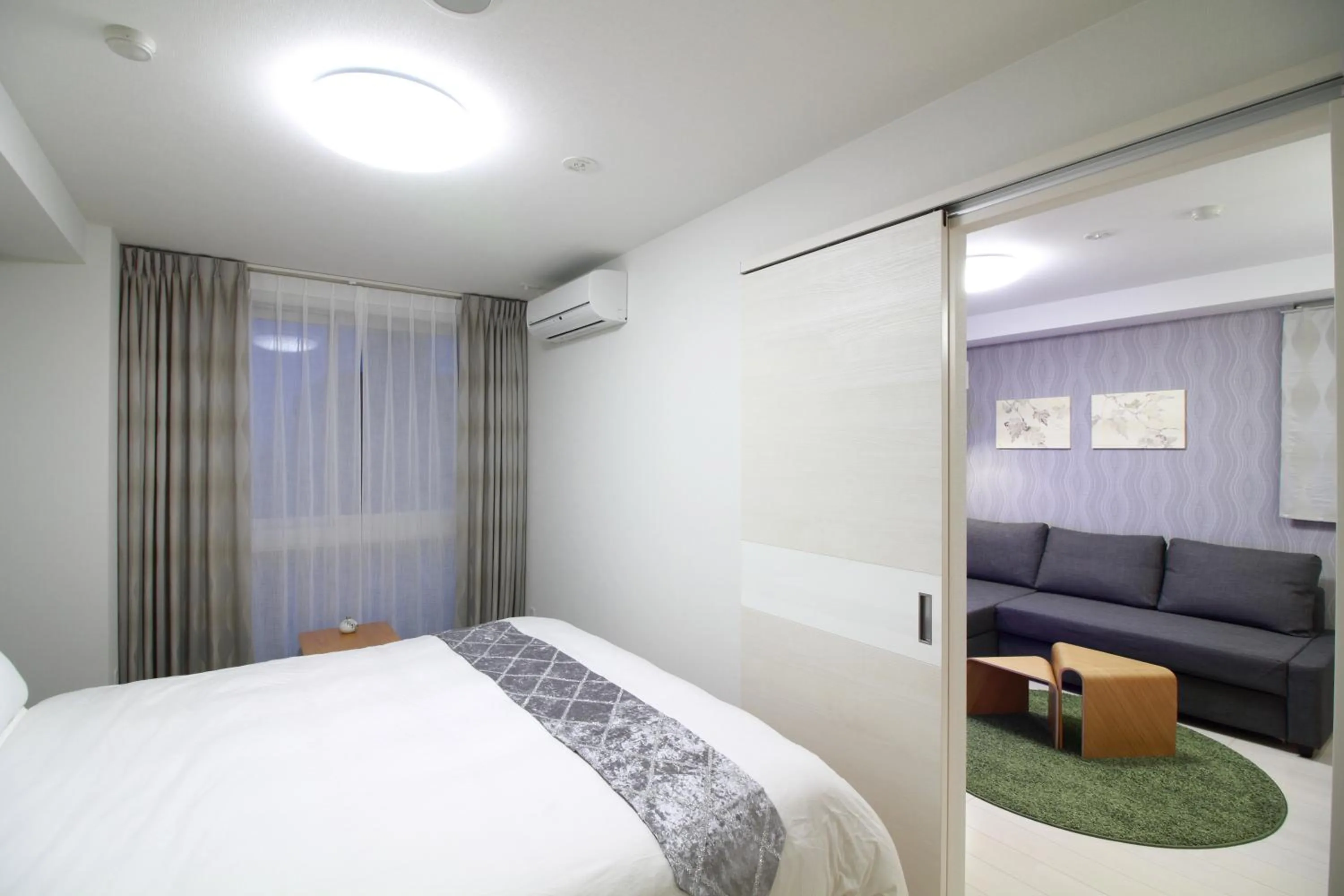 Living room, Bed in W&M House