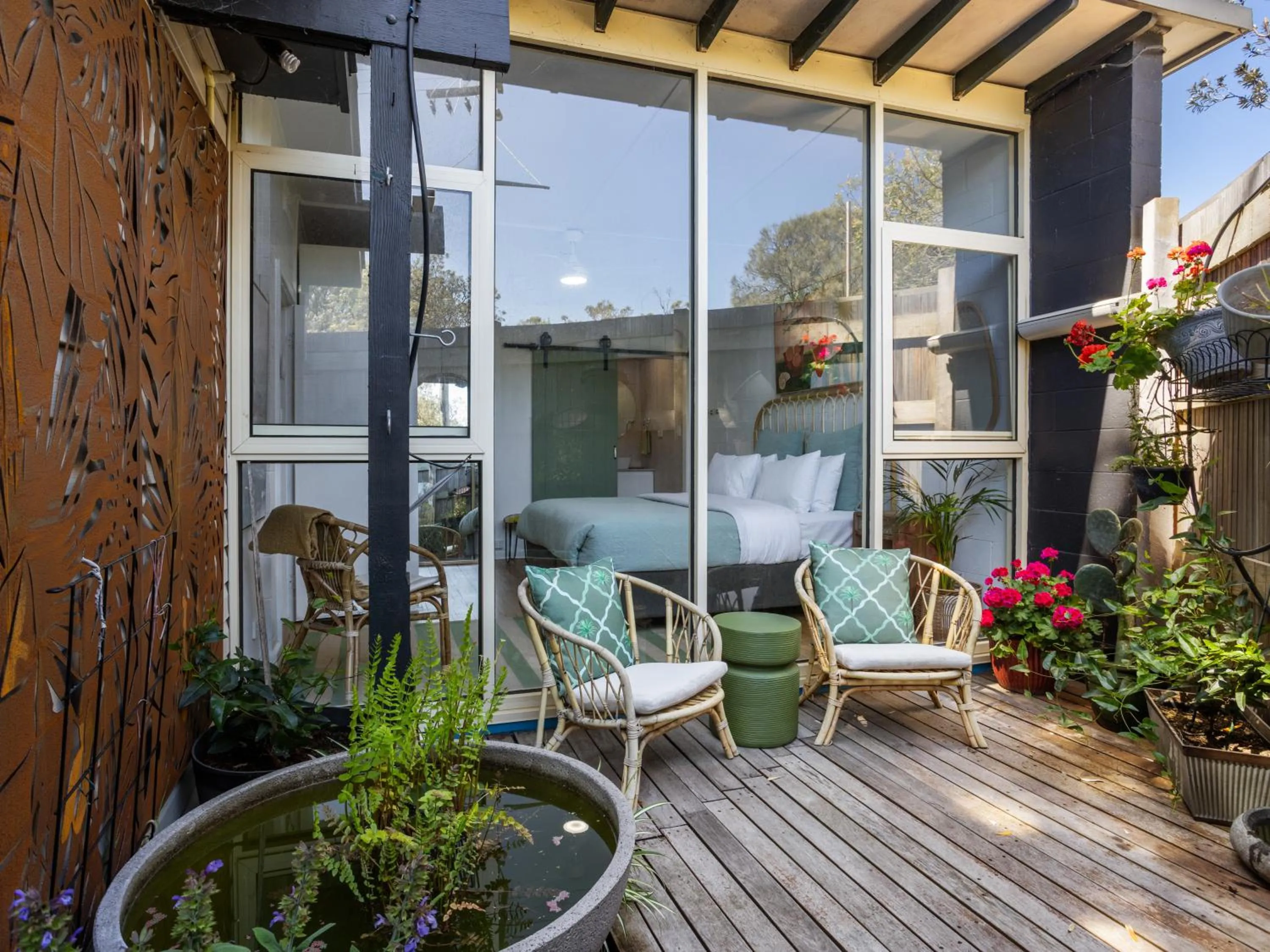 Peninsula Beach Motel