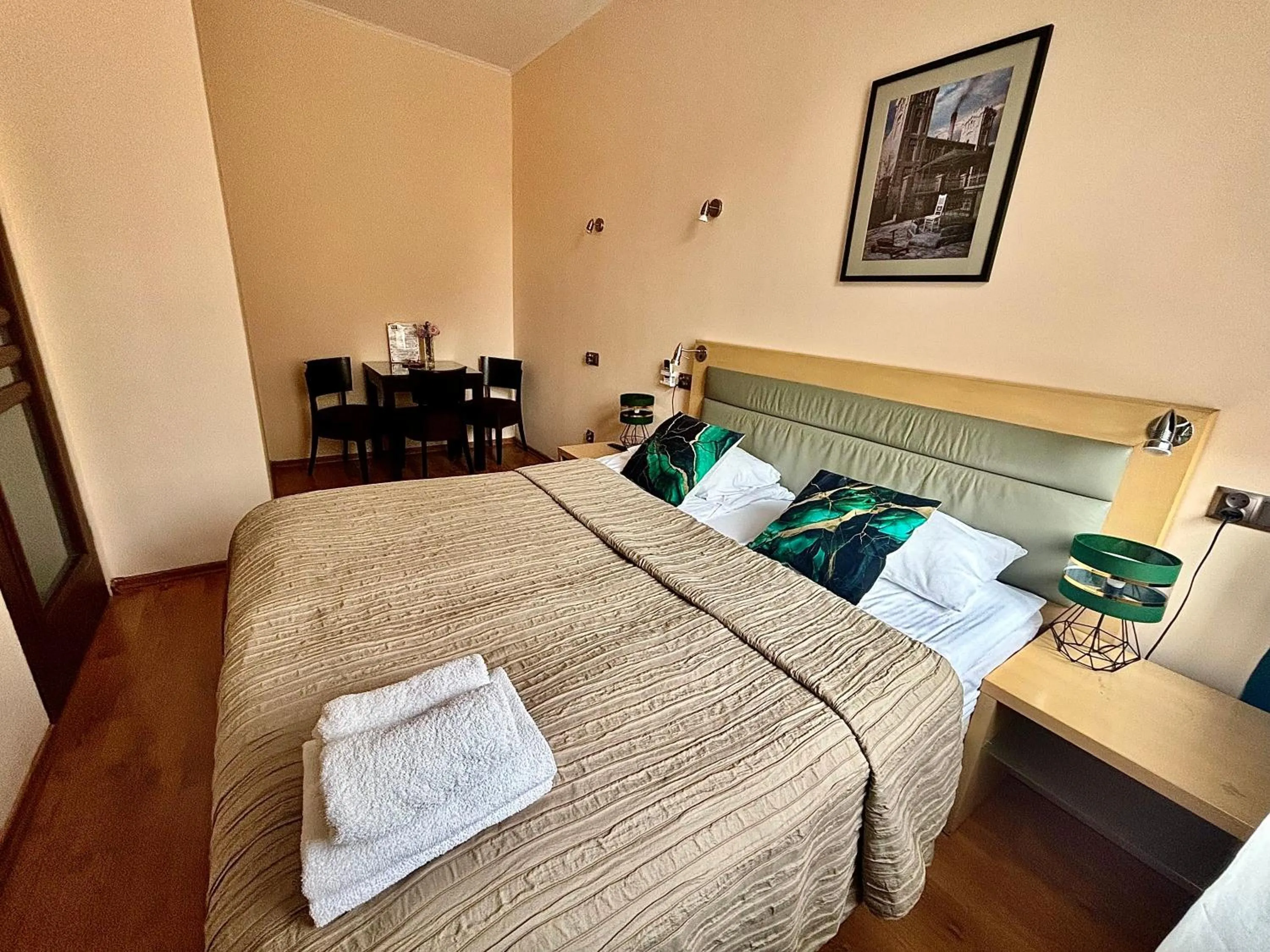 Bed in BedRooms Piotrkowska 64