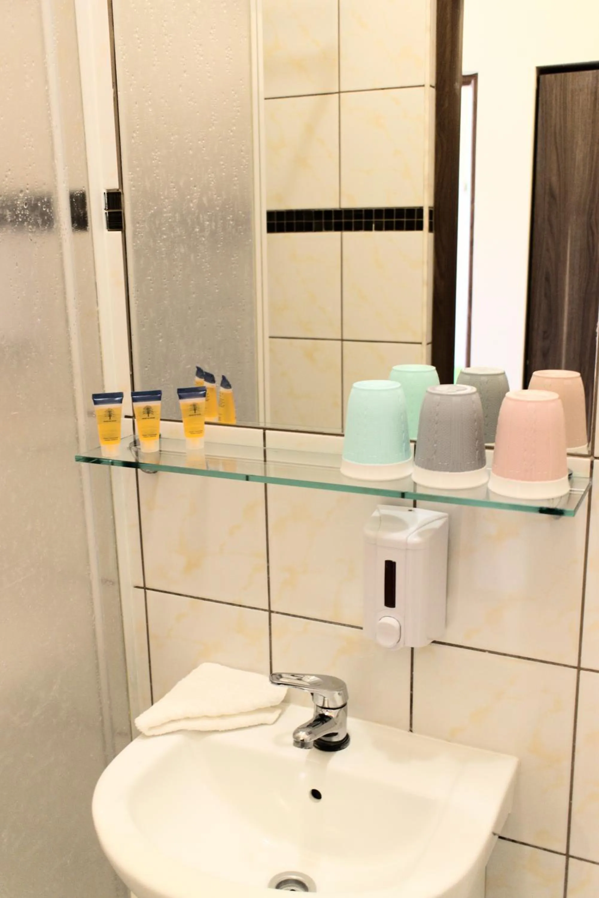 Bathroom in BedRooms Piotrkowska 64