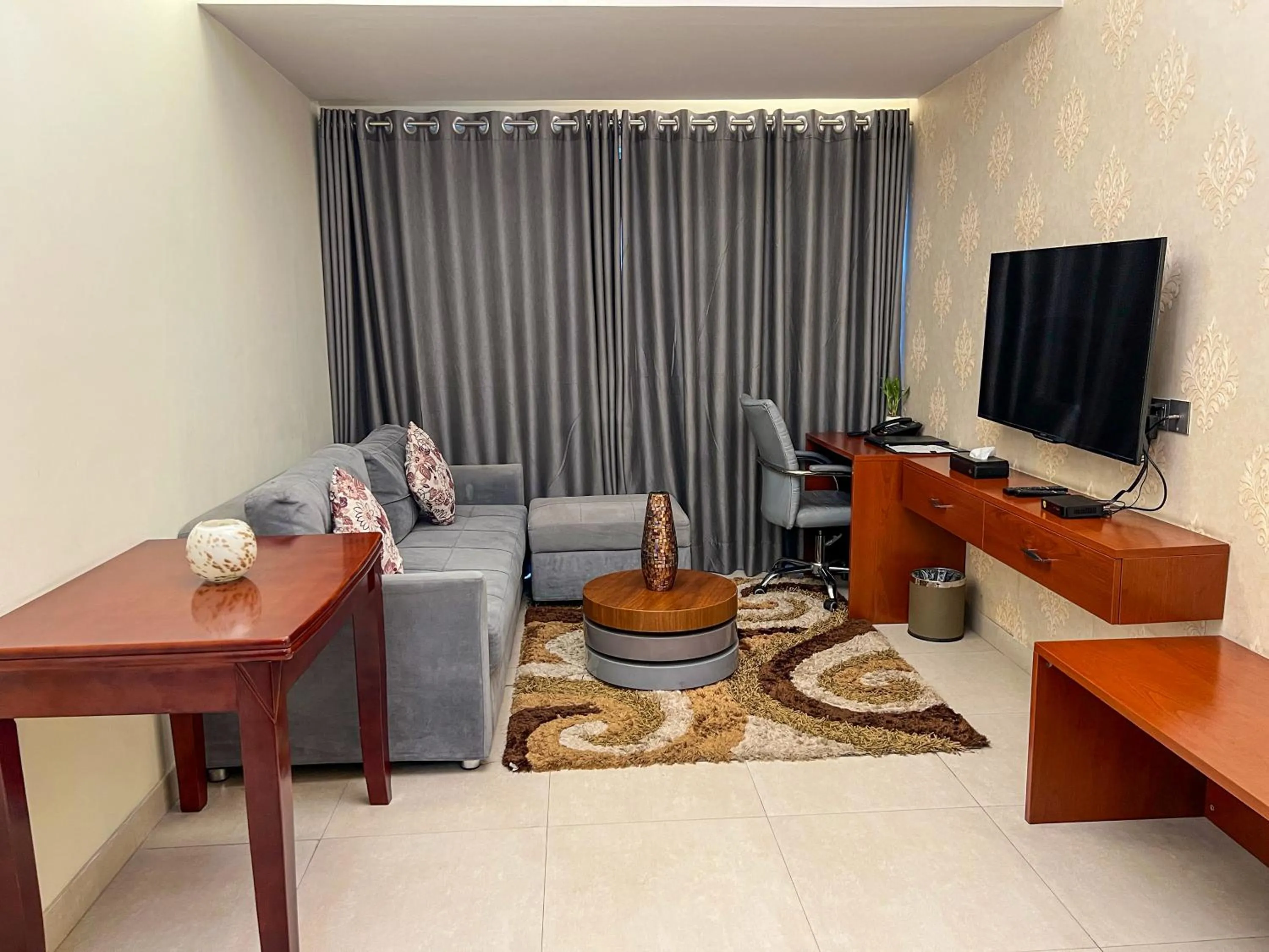 Living room in Coventina Lake Suites