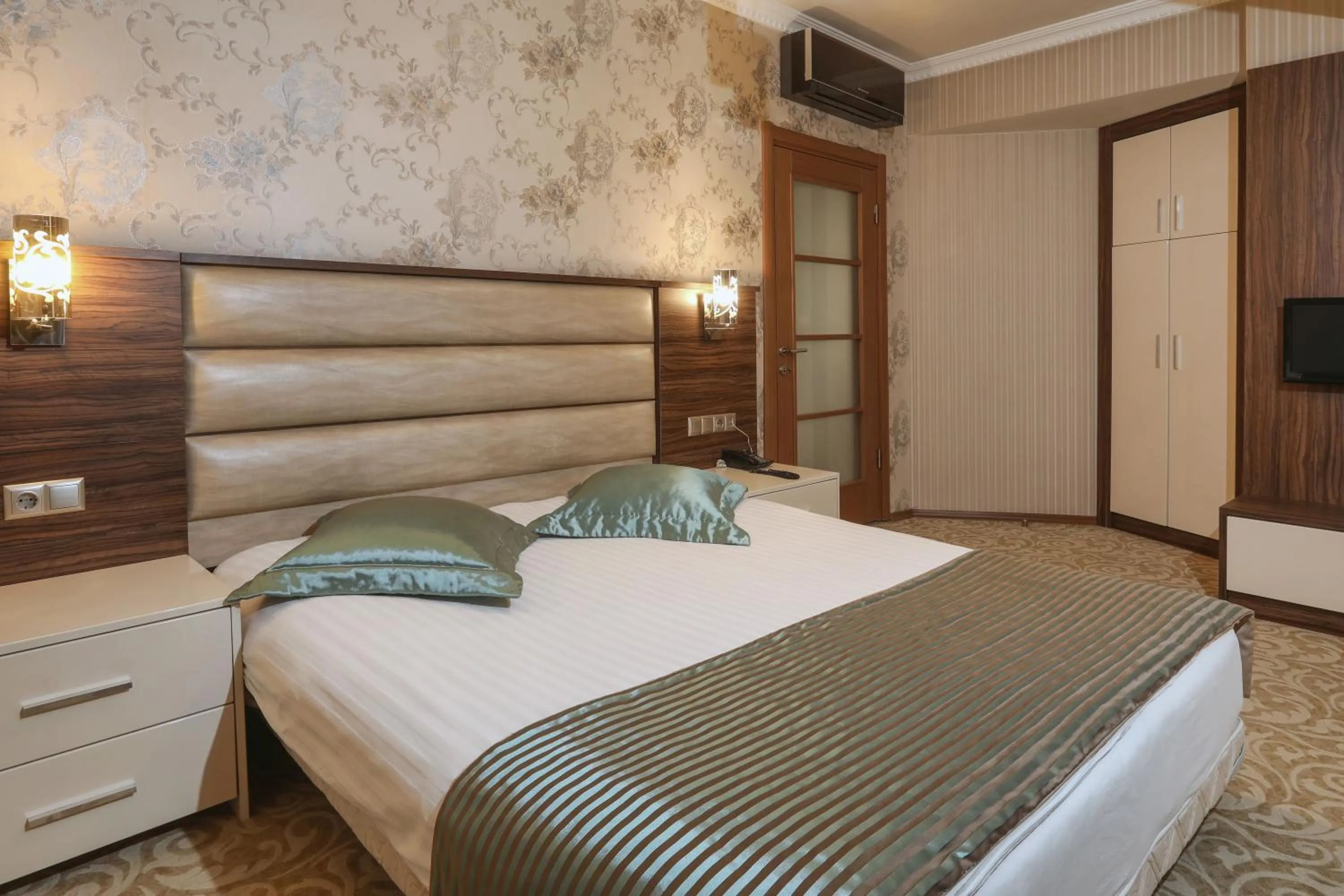 Bed in Balturk House Hotel