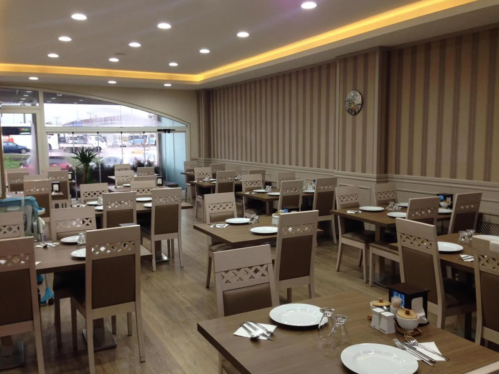 Restaurant/places to eat in Balturk House Hotel