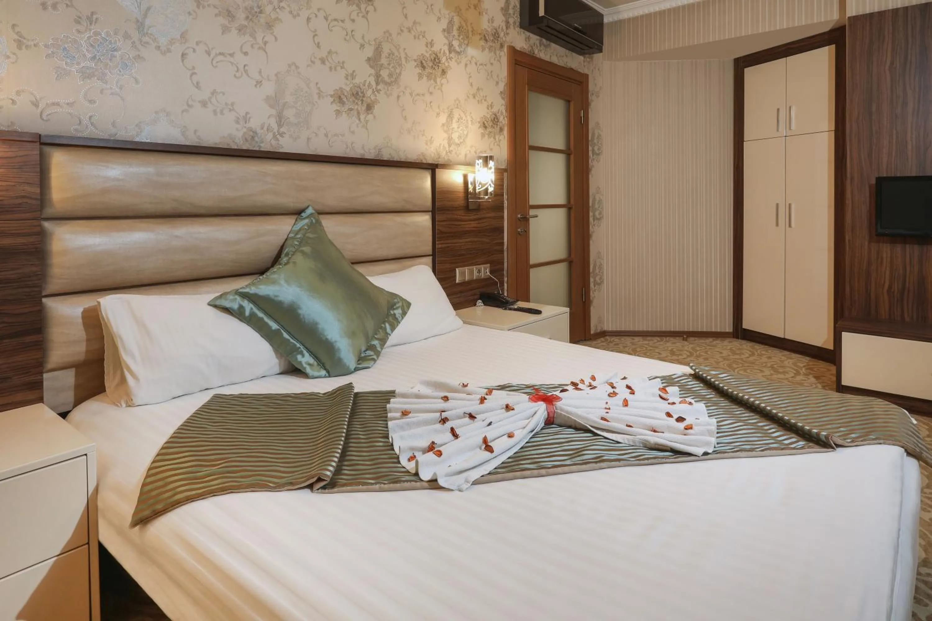 Bed in Balturk House Hotel