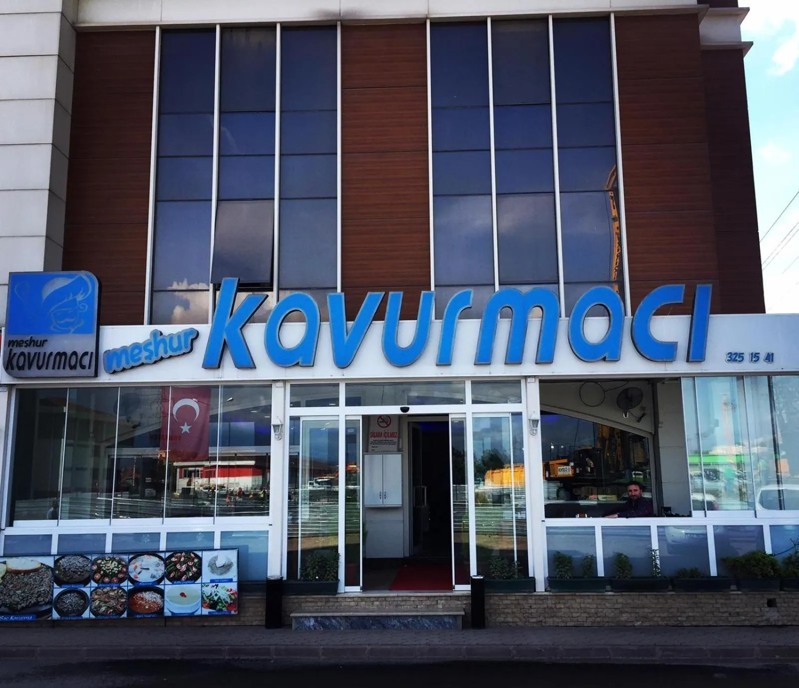 Restaurant/places to eat in Balturk House Hotel