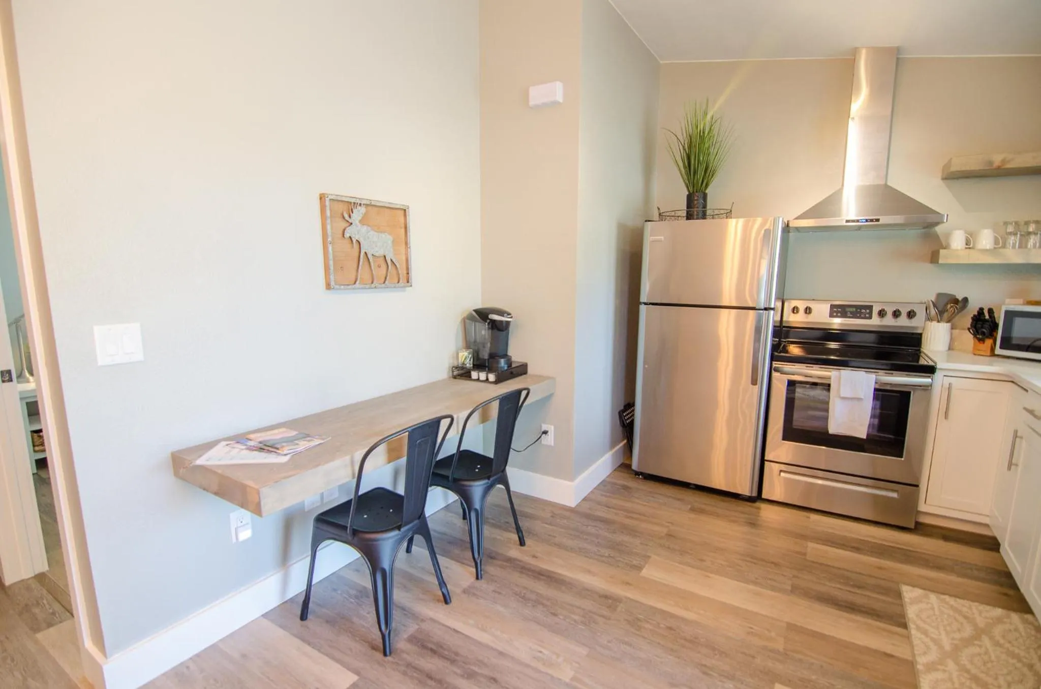 Coffee/tea facilities in Colony Suites