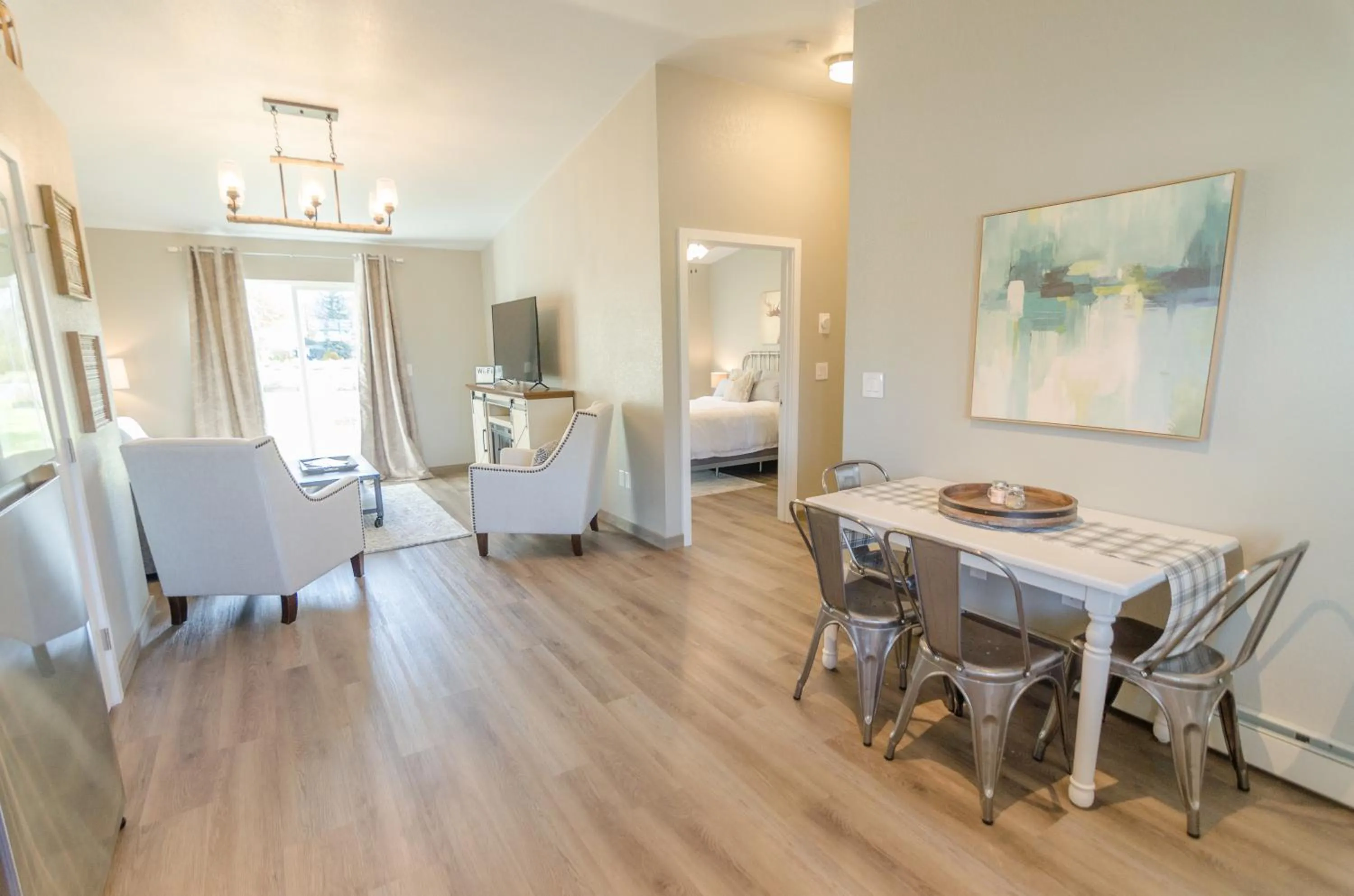 Dining area in Colony Suites