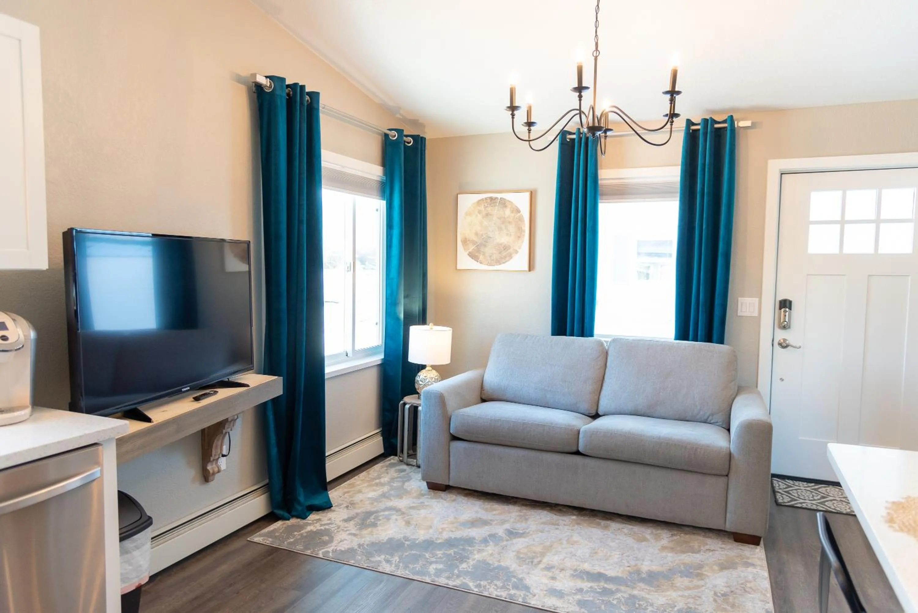 TV and multimedia in Colony Suites