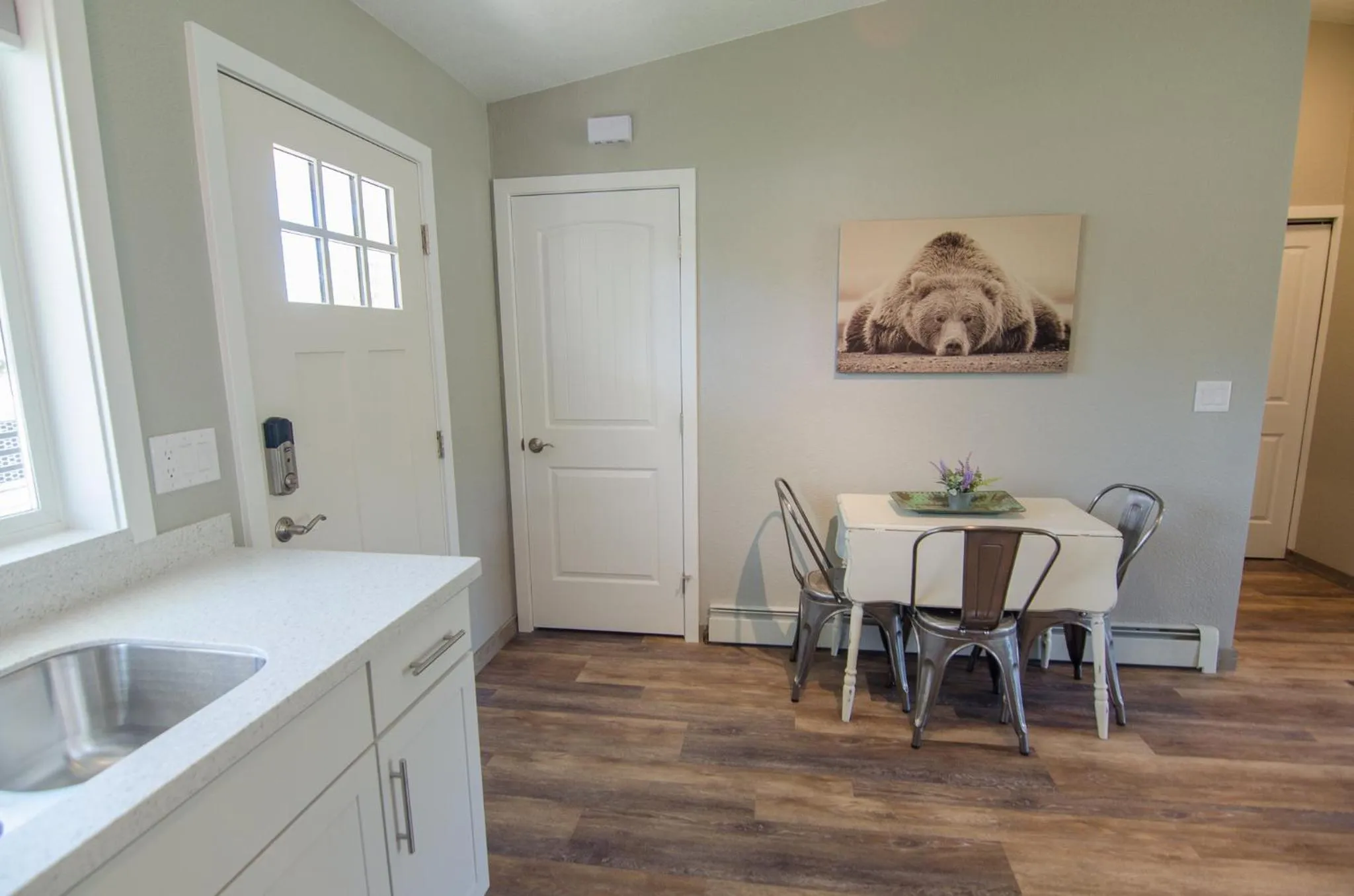 Kitchen or kitchenette in Colony Suites
