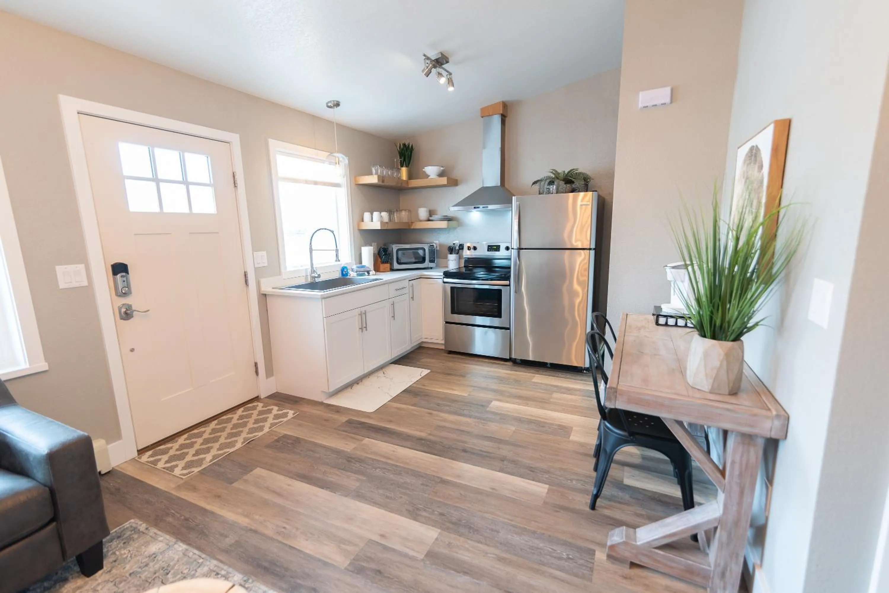Coffee/tea facilities in Colony Suites
