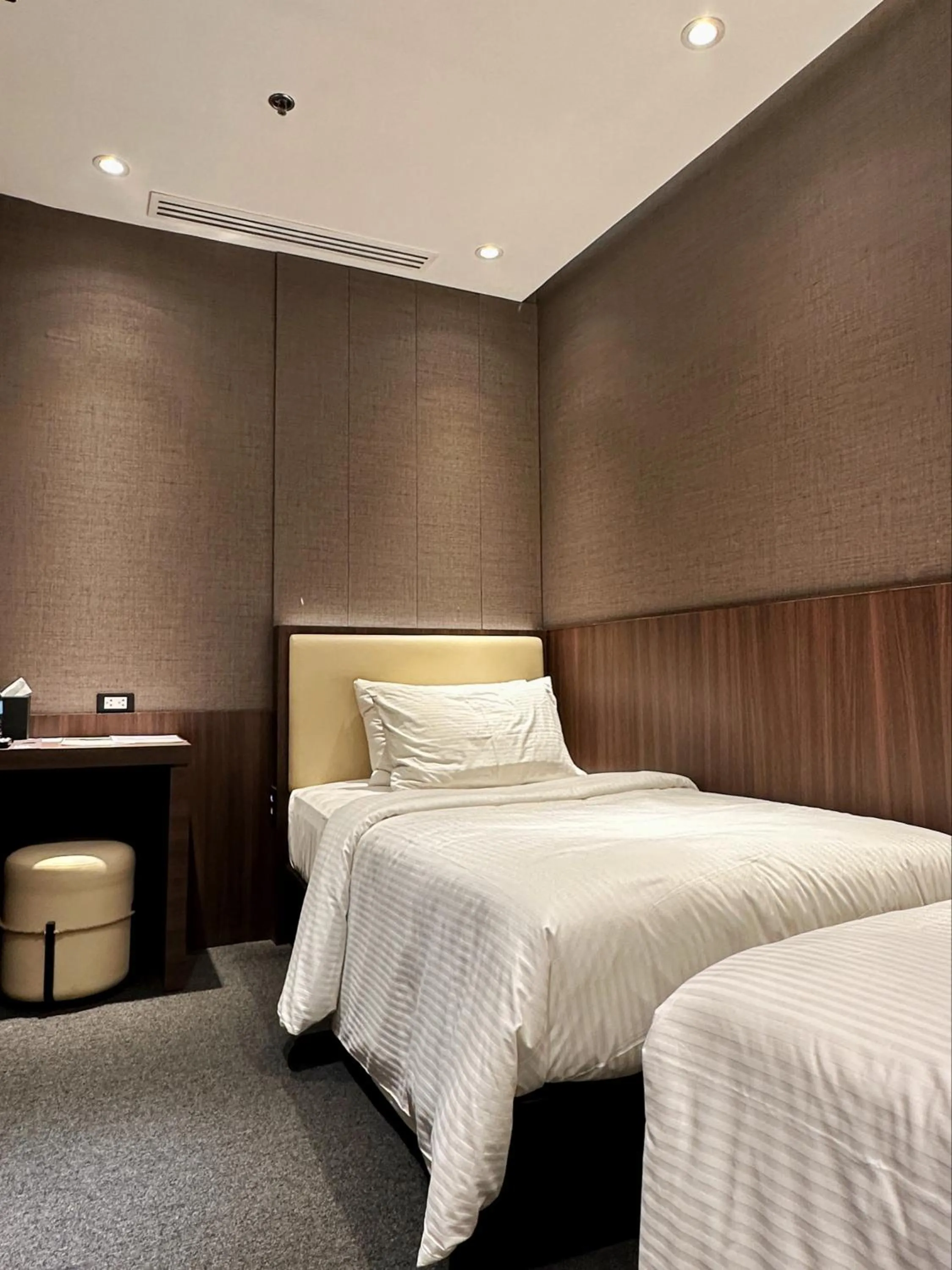 Bedroom, Bed in Aerotel Cebu