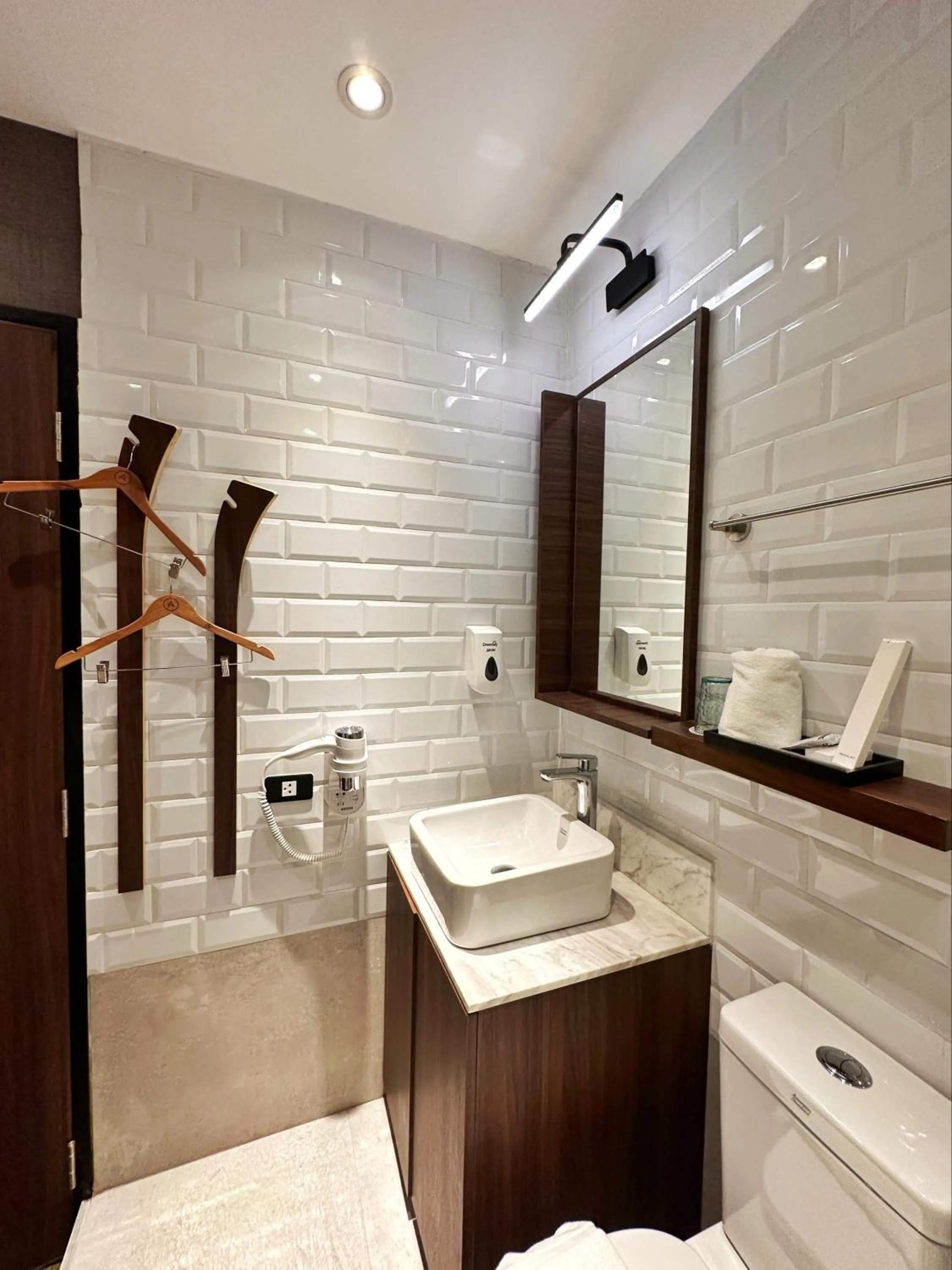 Bathroom in Aerotel Cebu