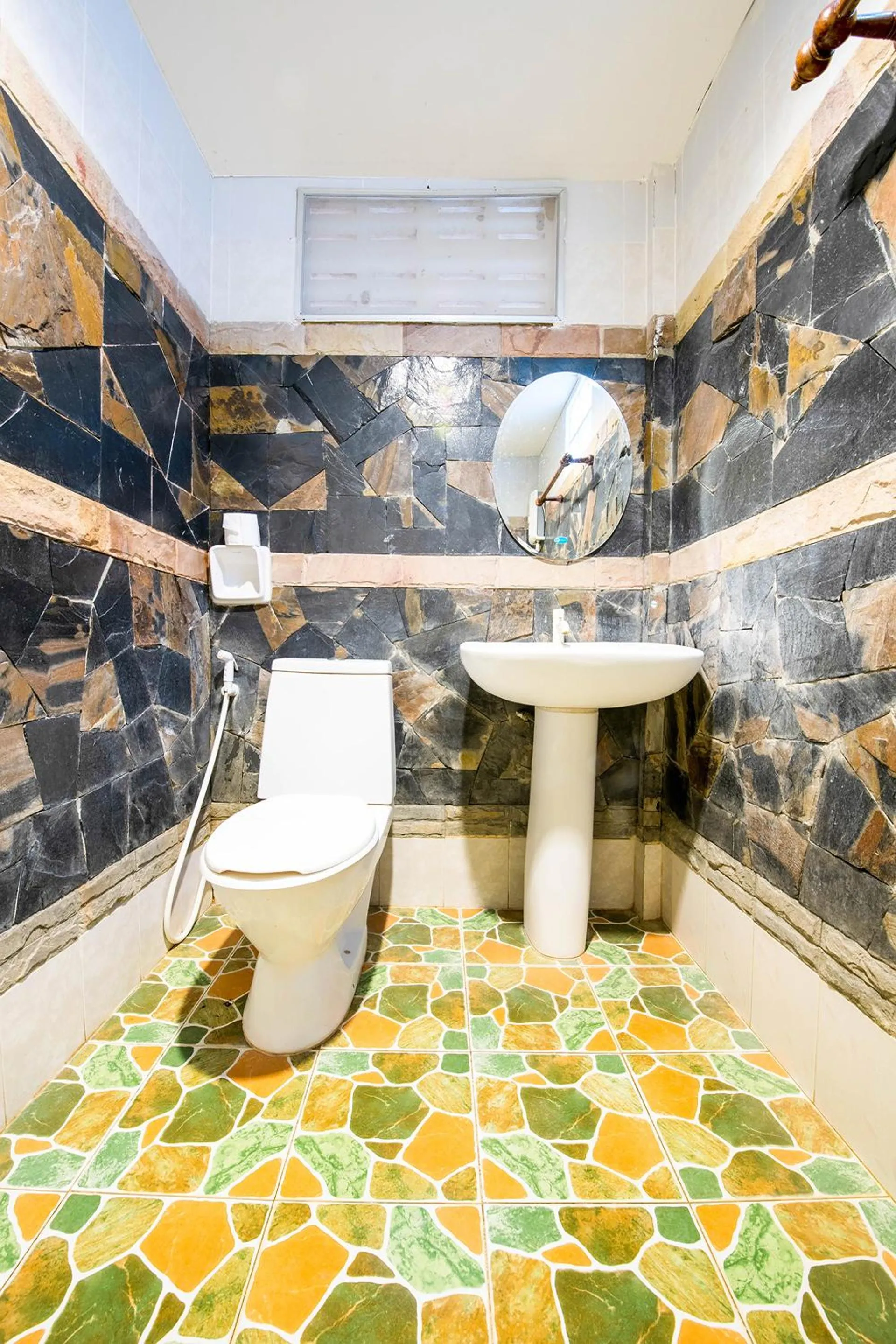 Bathroom in Tom Pizza Resort