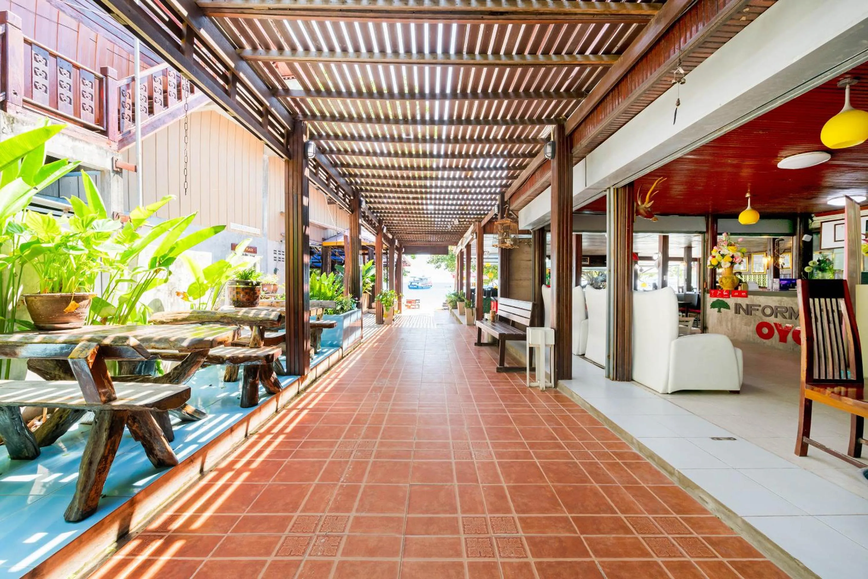 Lobby or reception in Tom Pizza Resort