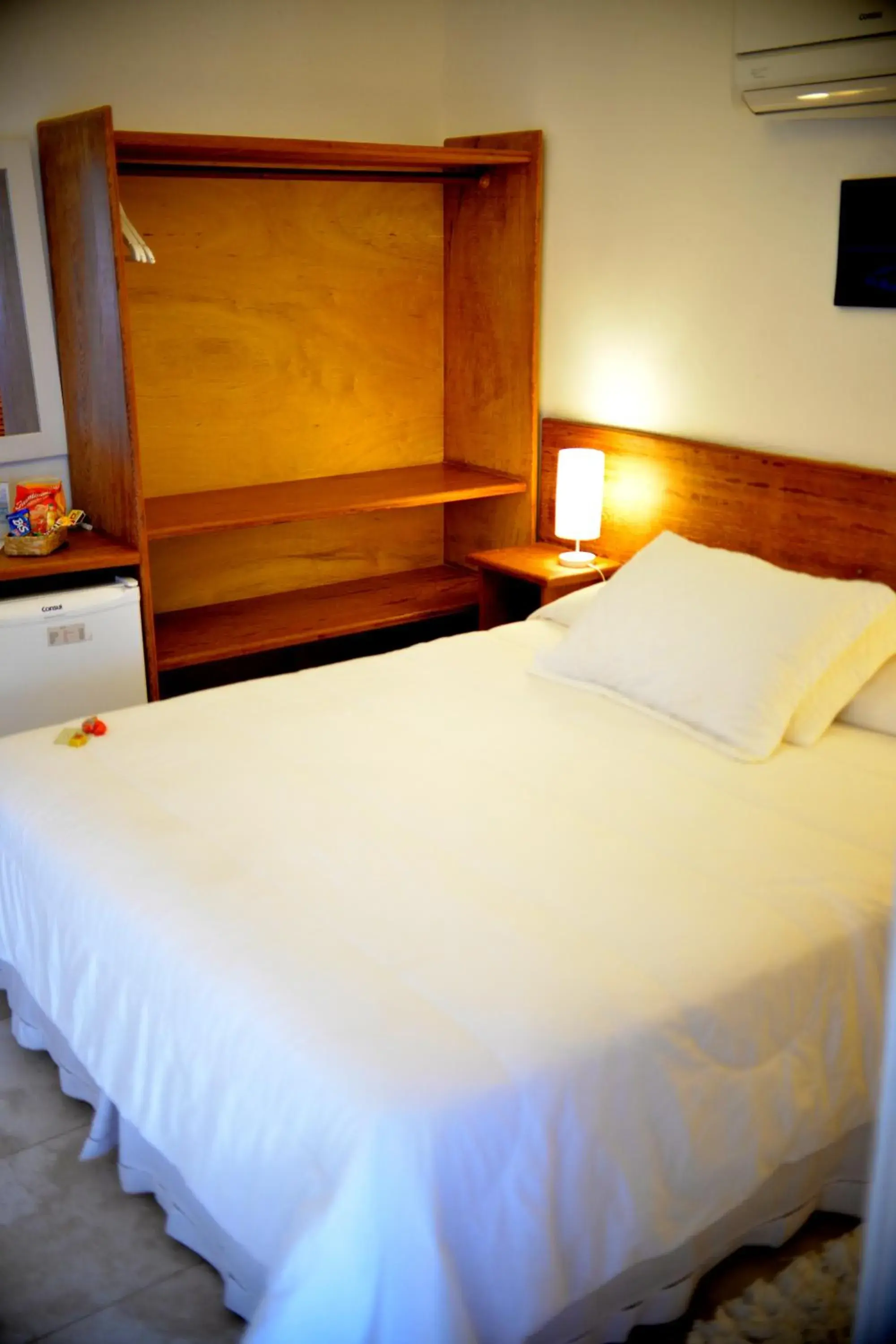 Double Room with Balcony and Sea View in Pousada e Restaurante O Pescador Double Room with Balcony and Sea View in Pousada e Restaurante O Pescador