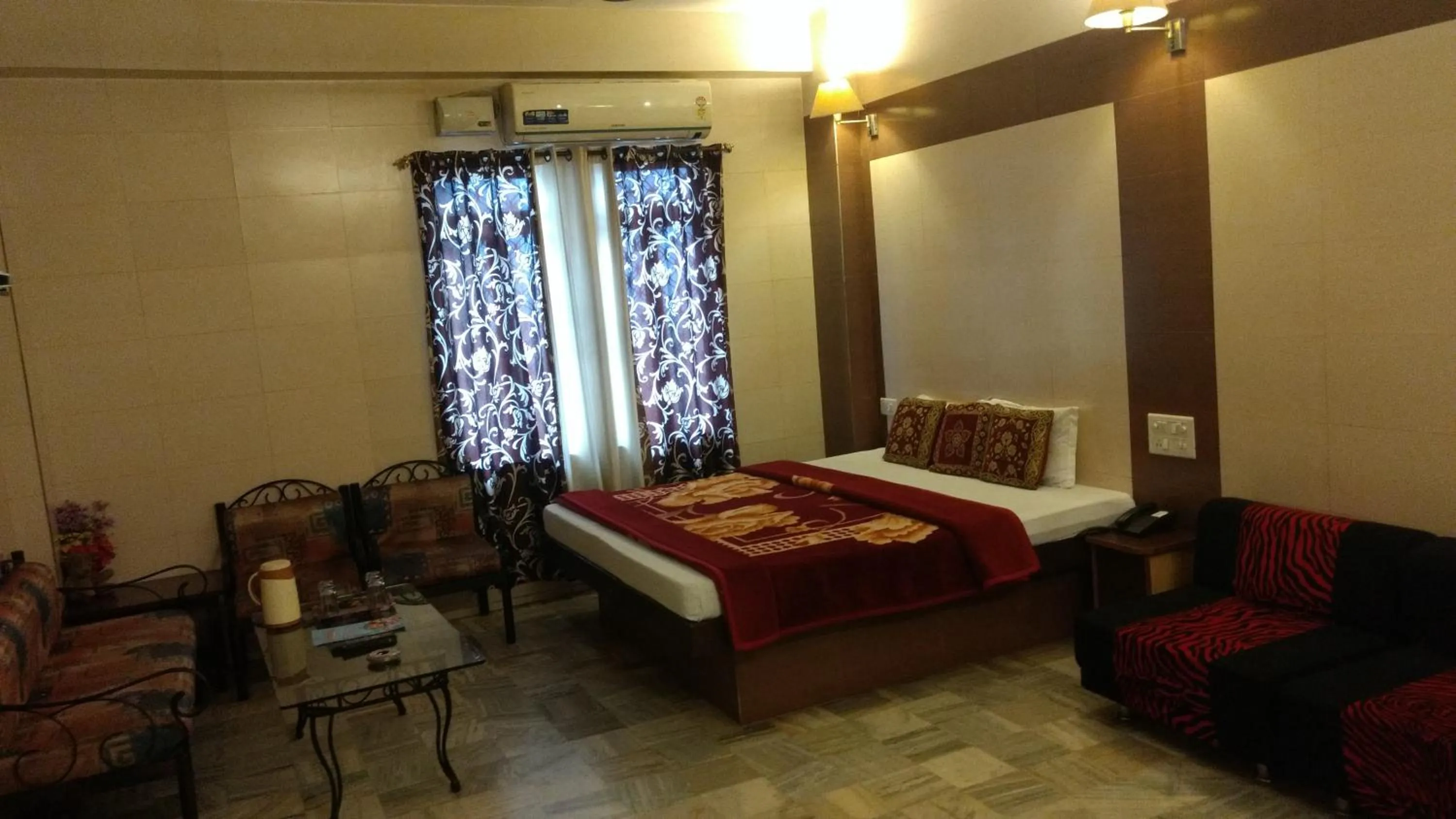 Bed in Hotel Golden Deluxe