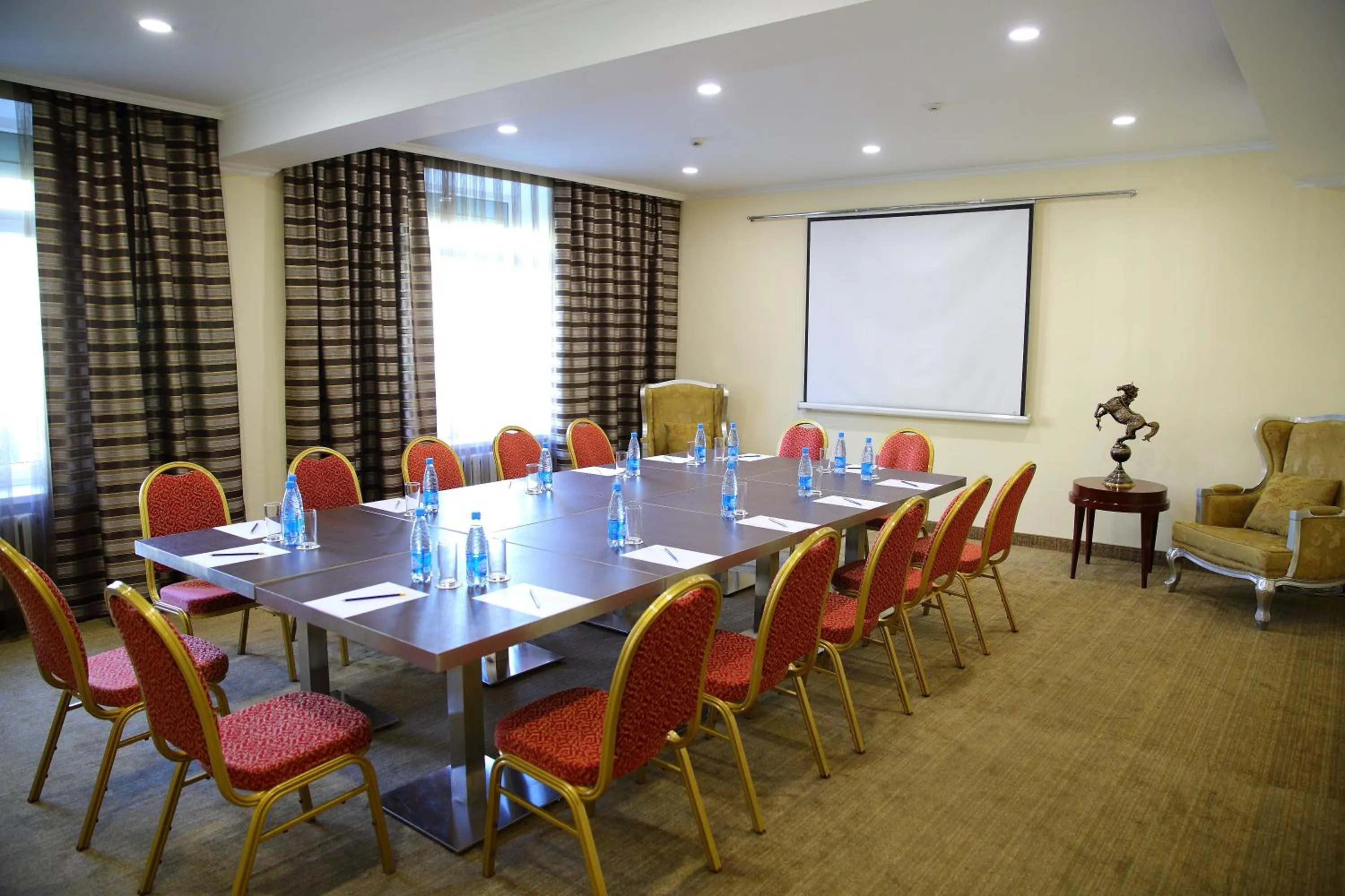 Business facilities in Park Hotel Bishkek
