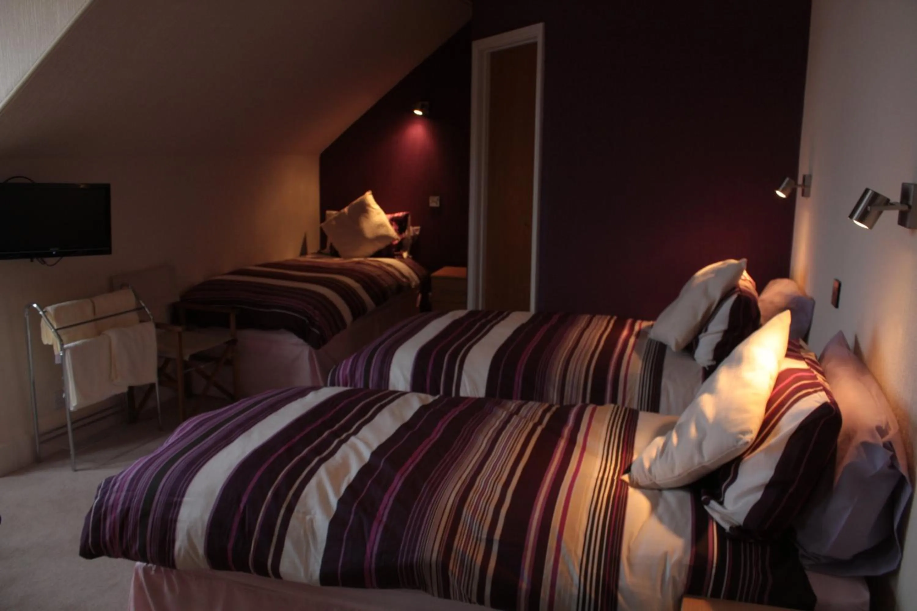 Photo of the whole room, Bed in Harbour House Bed & Breakfast - Wick