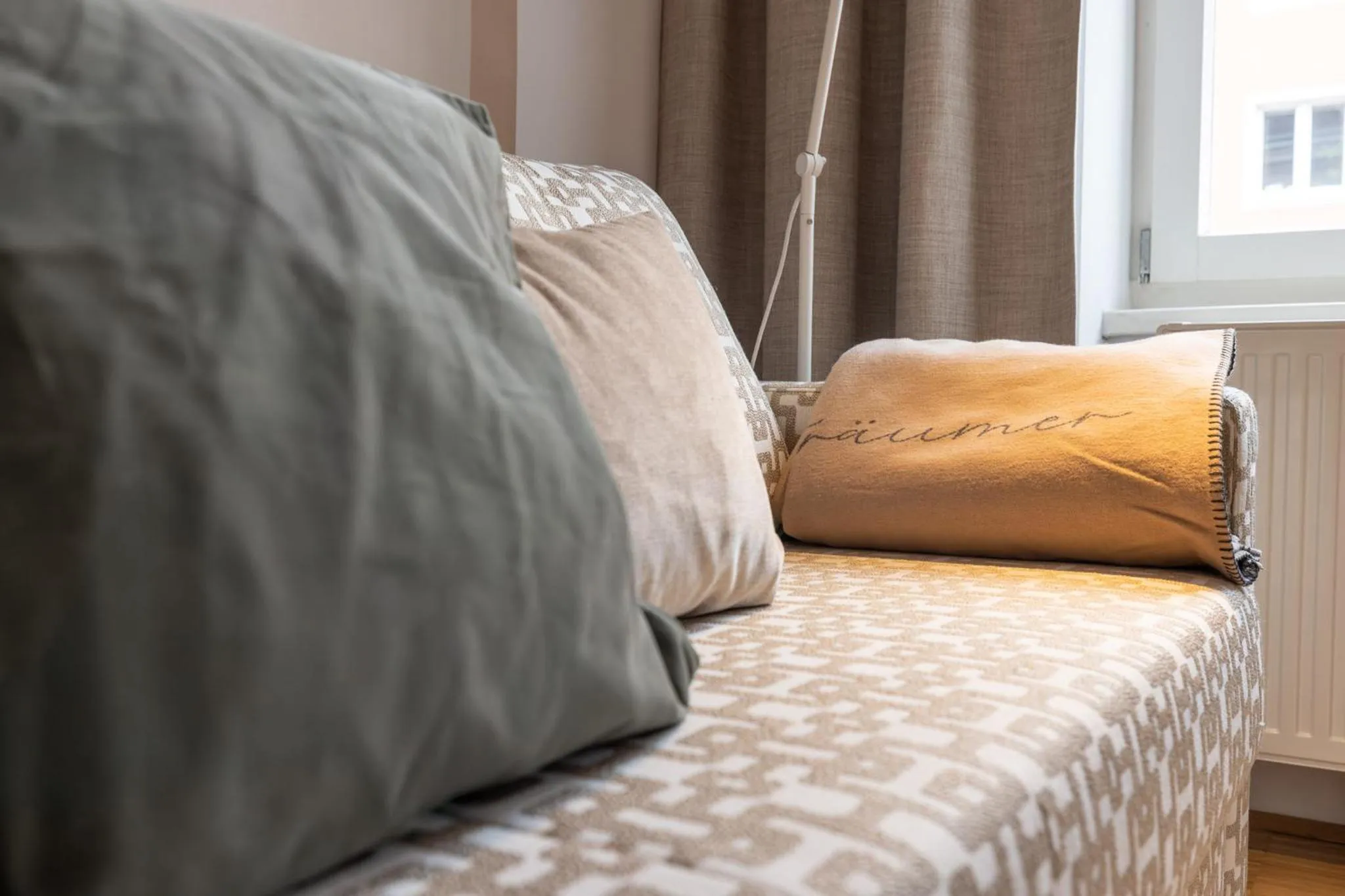 Decorative detail, Bed in My Home in Vienna - Smart Apartments - Landstraße