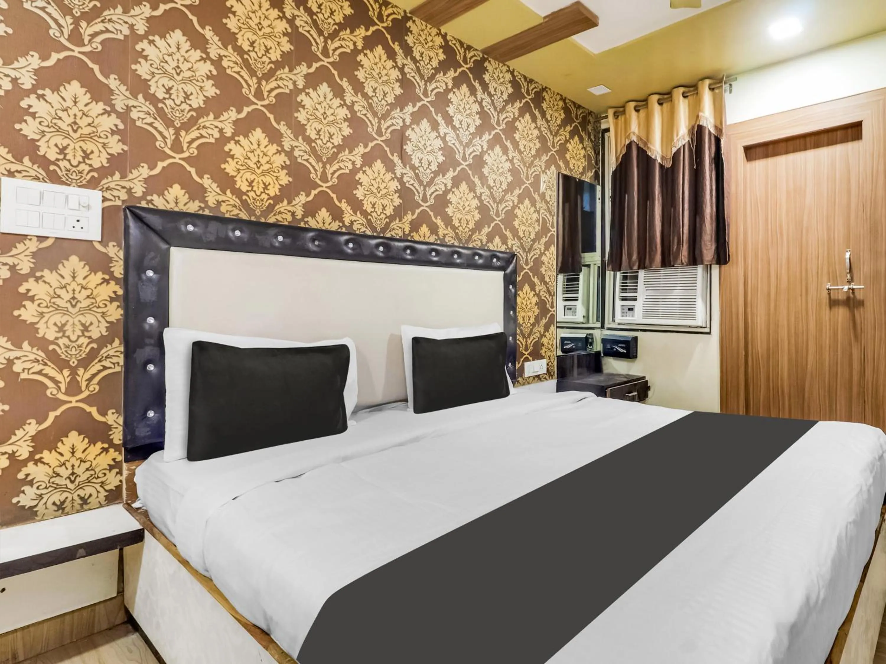 Bedroom in Hotel O Sharda