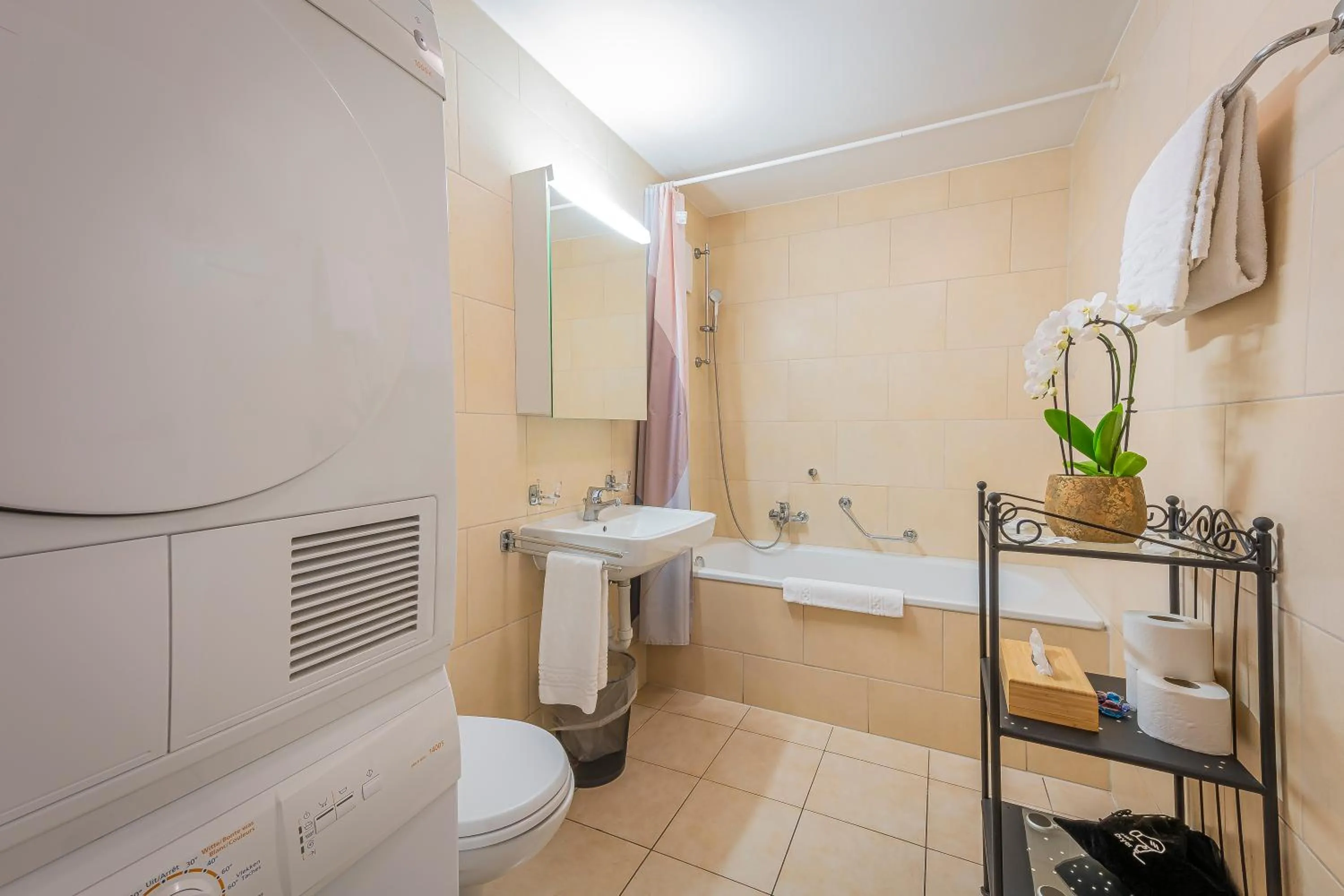 Bathroom in Los Lorentes Residences Bulle