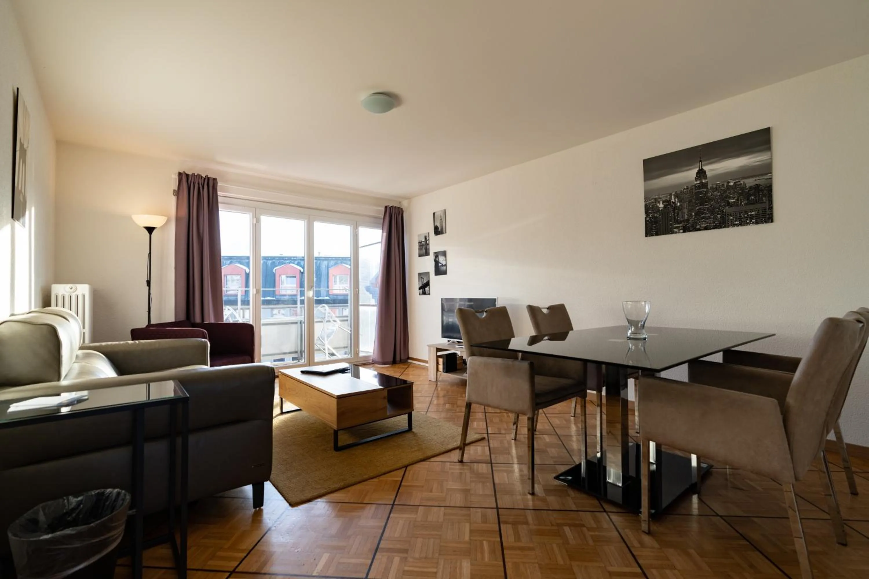 Communal lounge/ TV room in Los Lorentes Residences Bulle