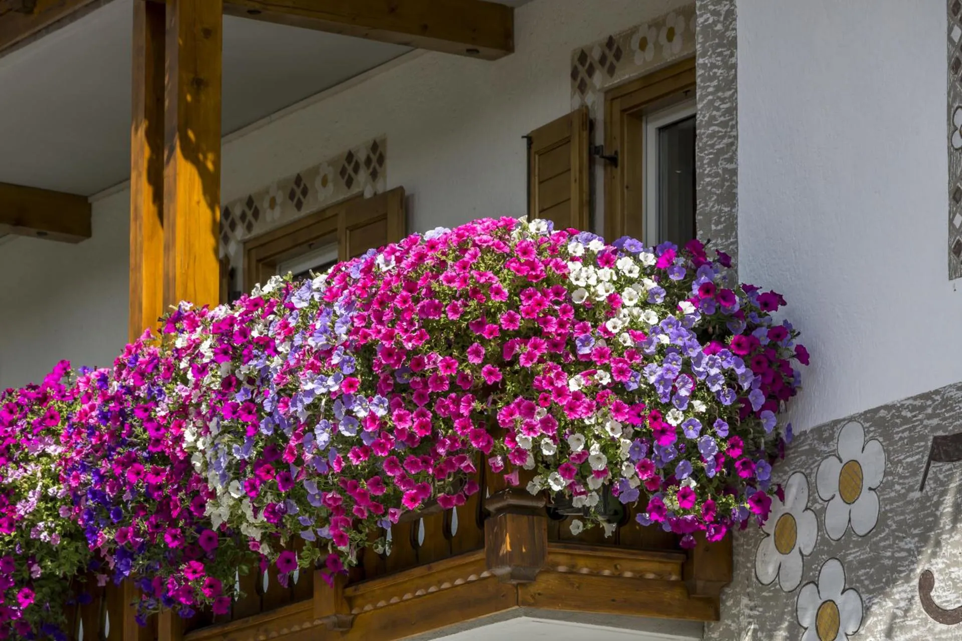 Decorative detail in Garni Jasmin