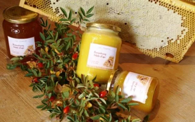 Decorative detail in Garni Jasmin