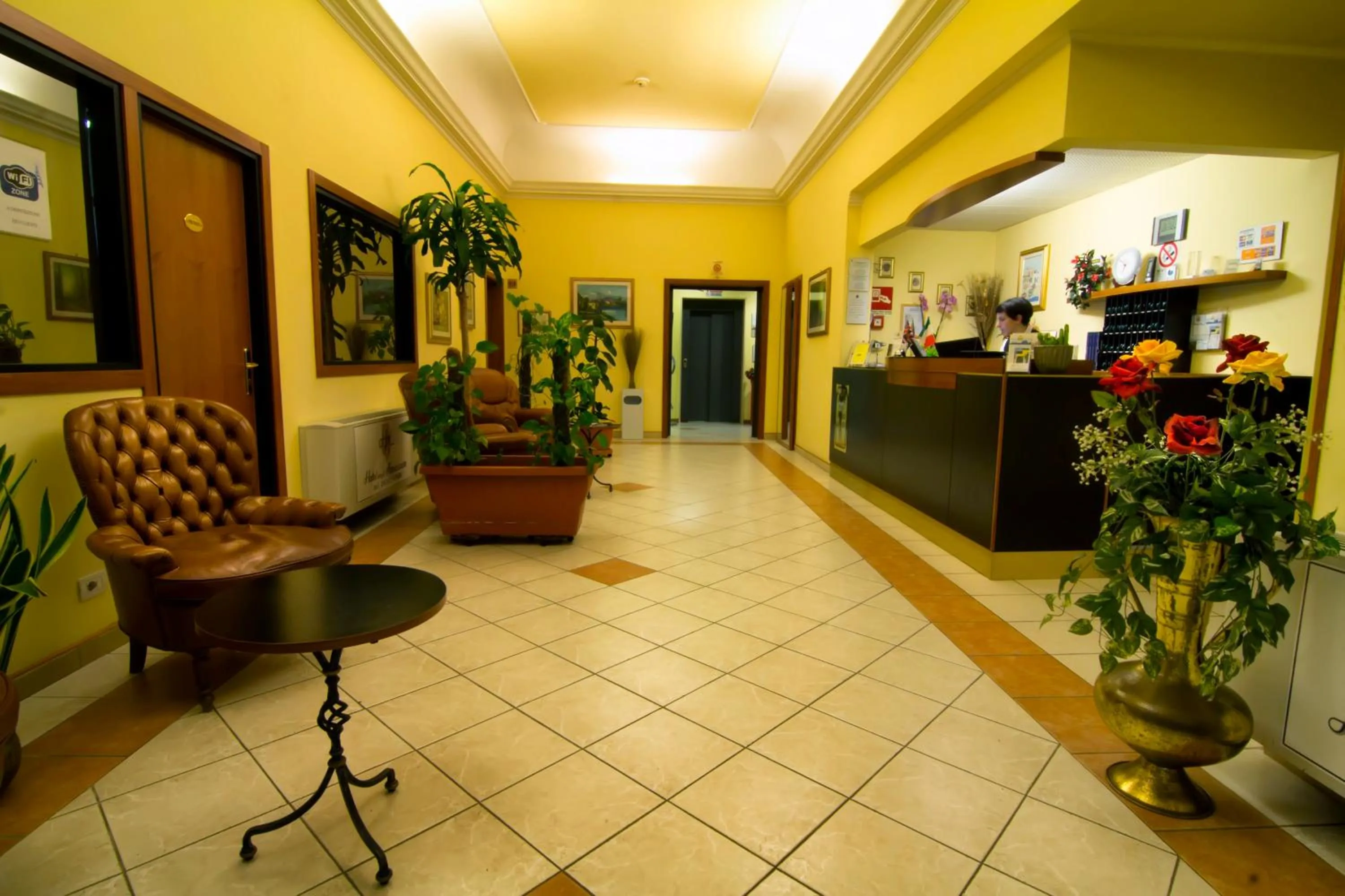 Lobby or reception in Hotel degli Amici