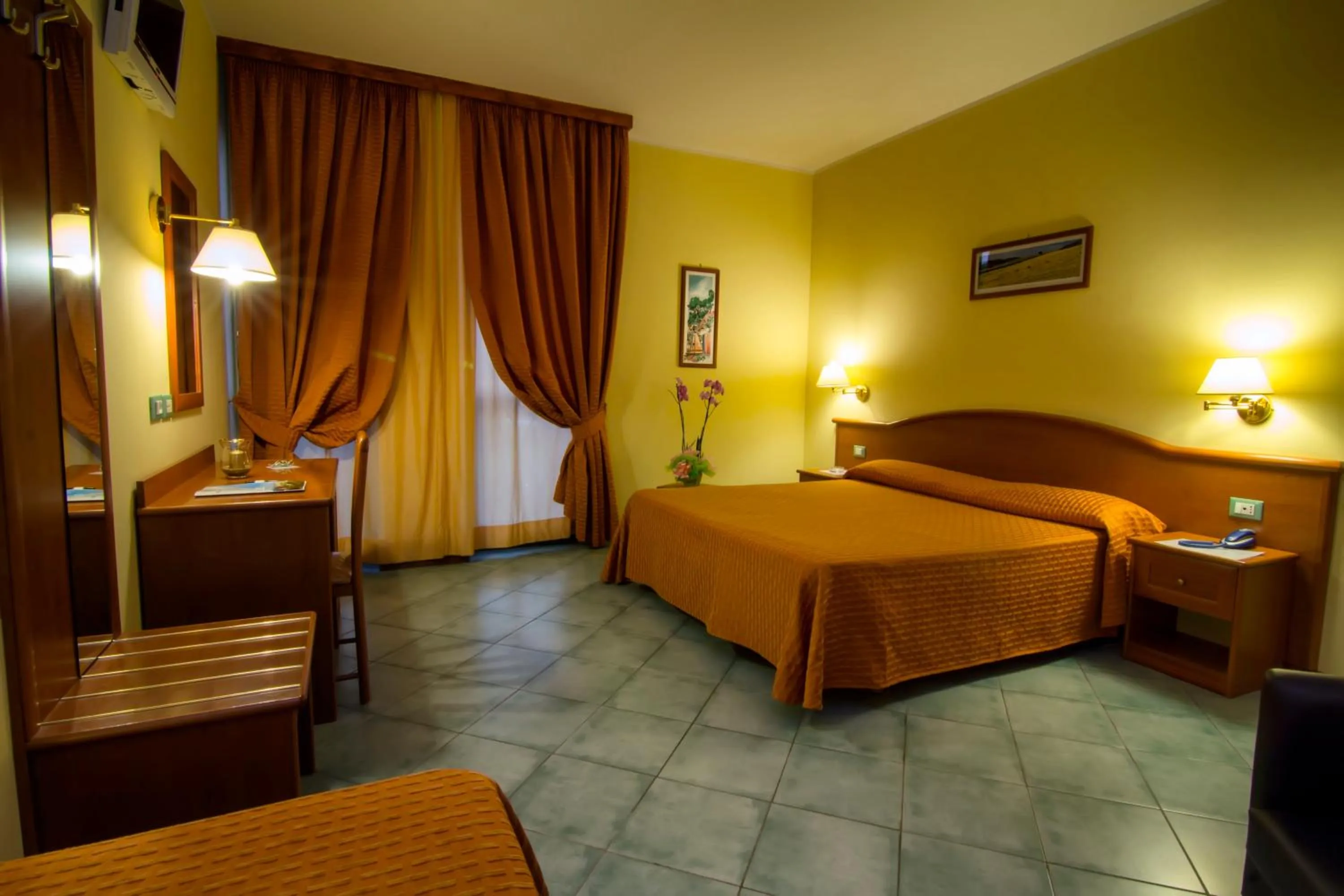 Bedroom, Bed in Hotel degli Amici