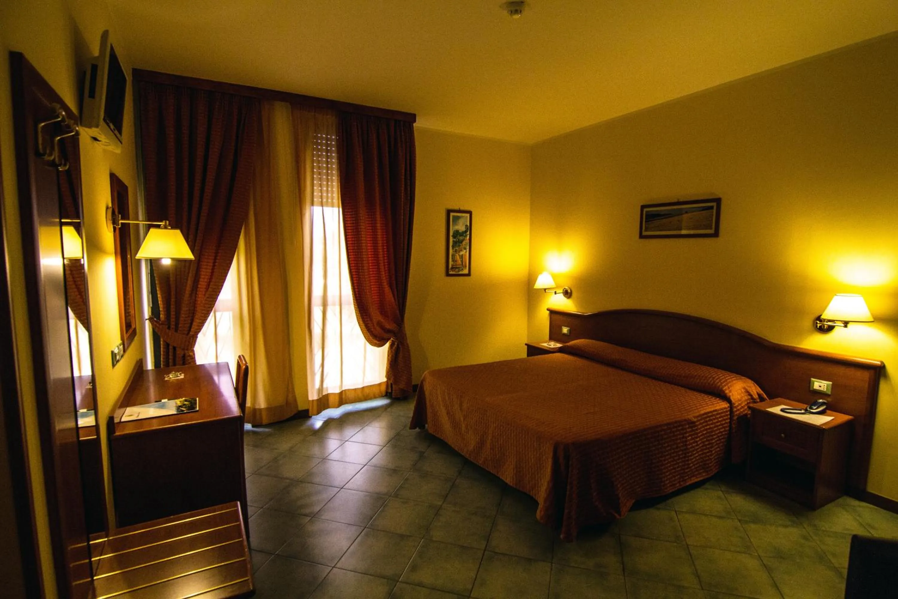 Bedroom, Bed in Hotel degli Amici