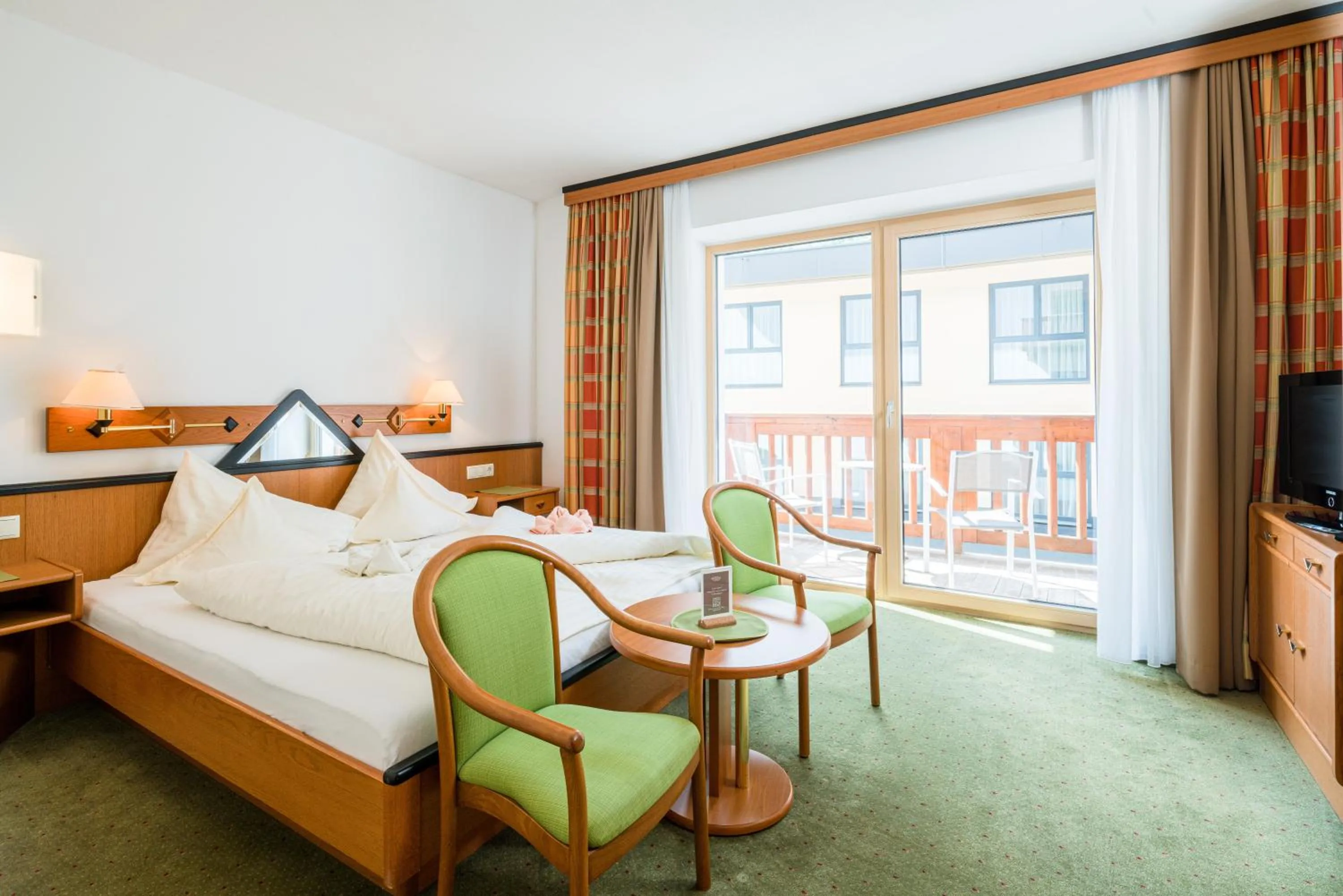 Photo of the whole room, Bed in Hotel Mathiesn