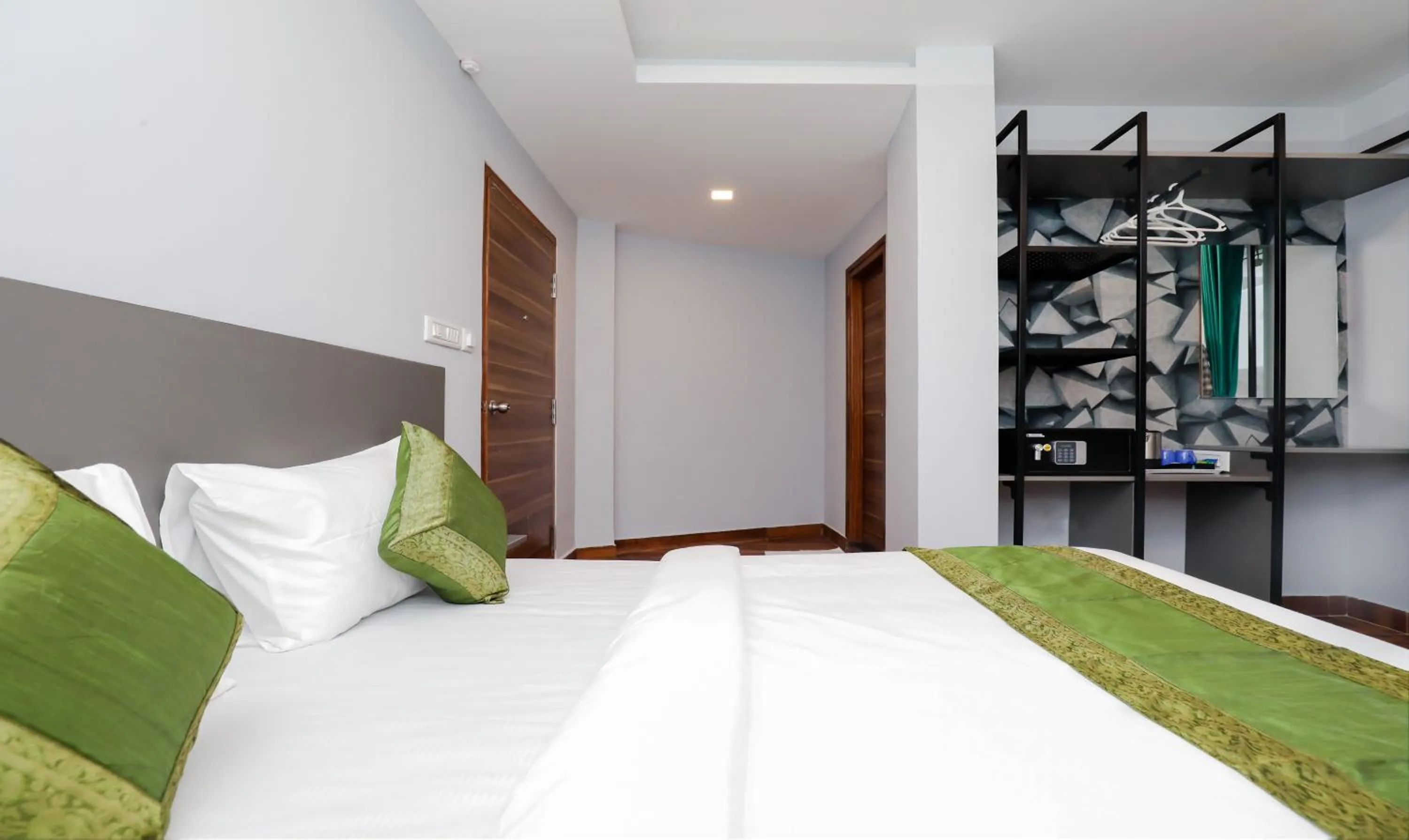 Bedroom, Bed in Treebo Apple Villa