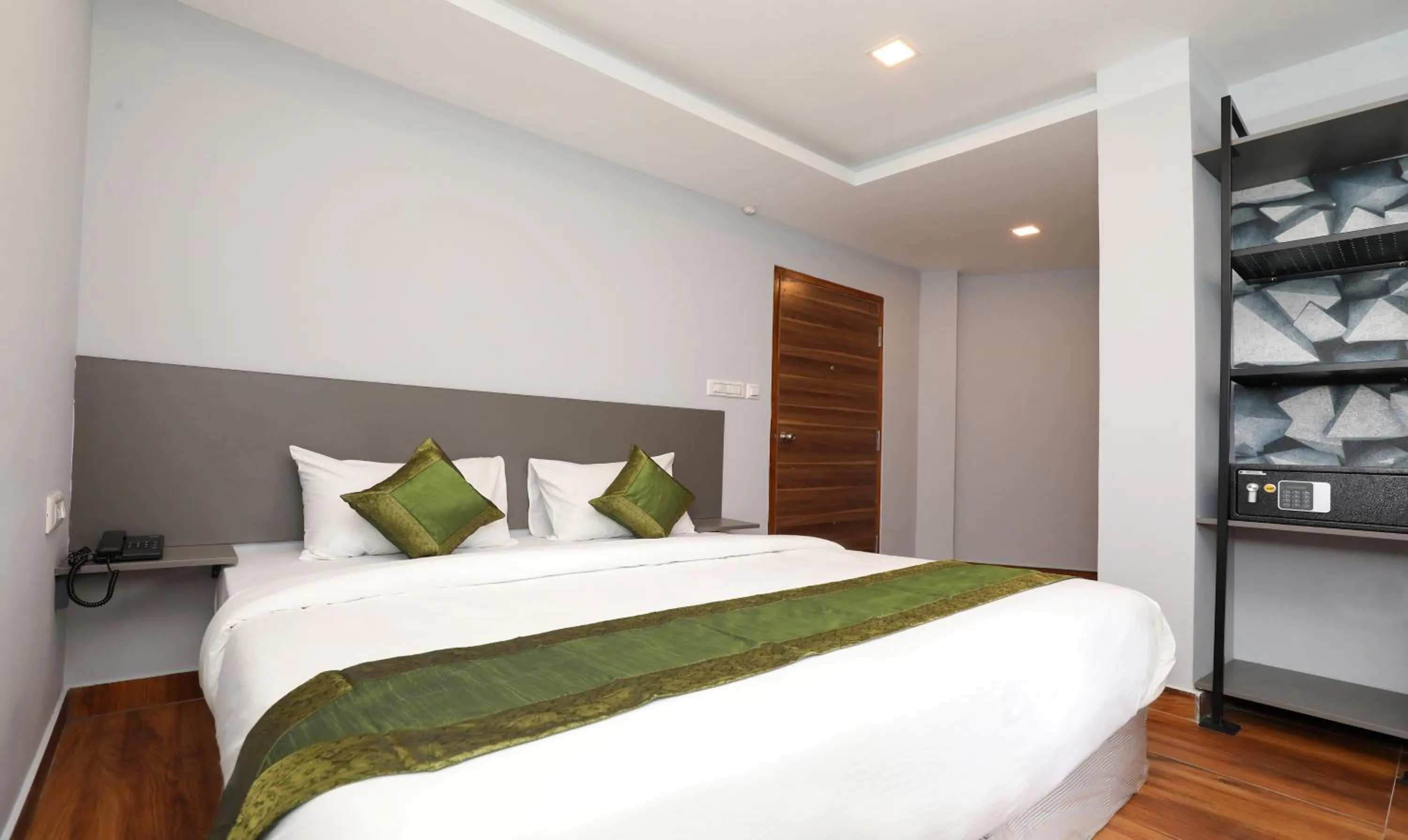 Bedroom, Bed in Treebo Apple Villa