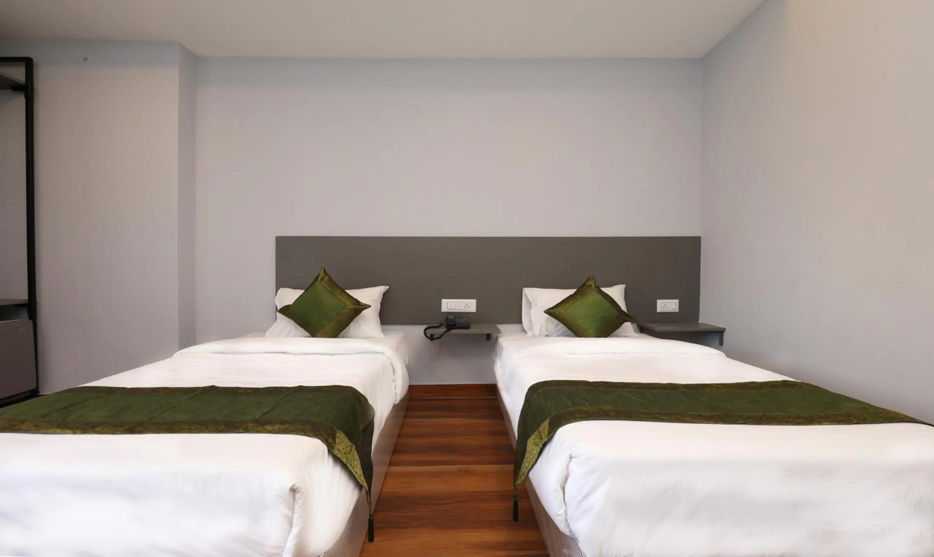 Bedroom, Bed in Treebo Apple Villa