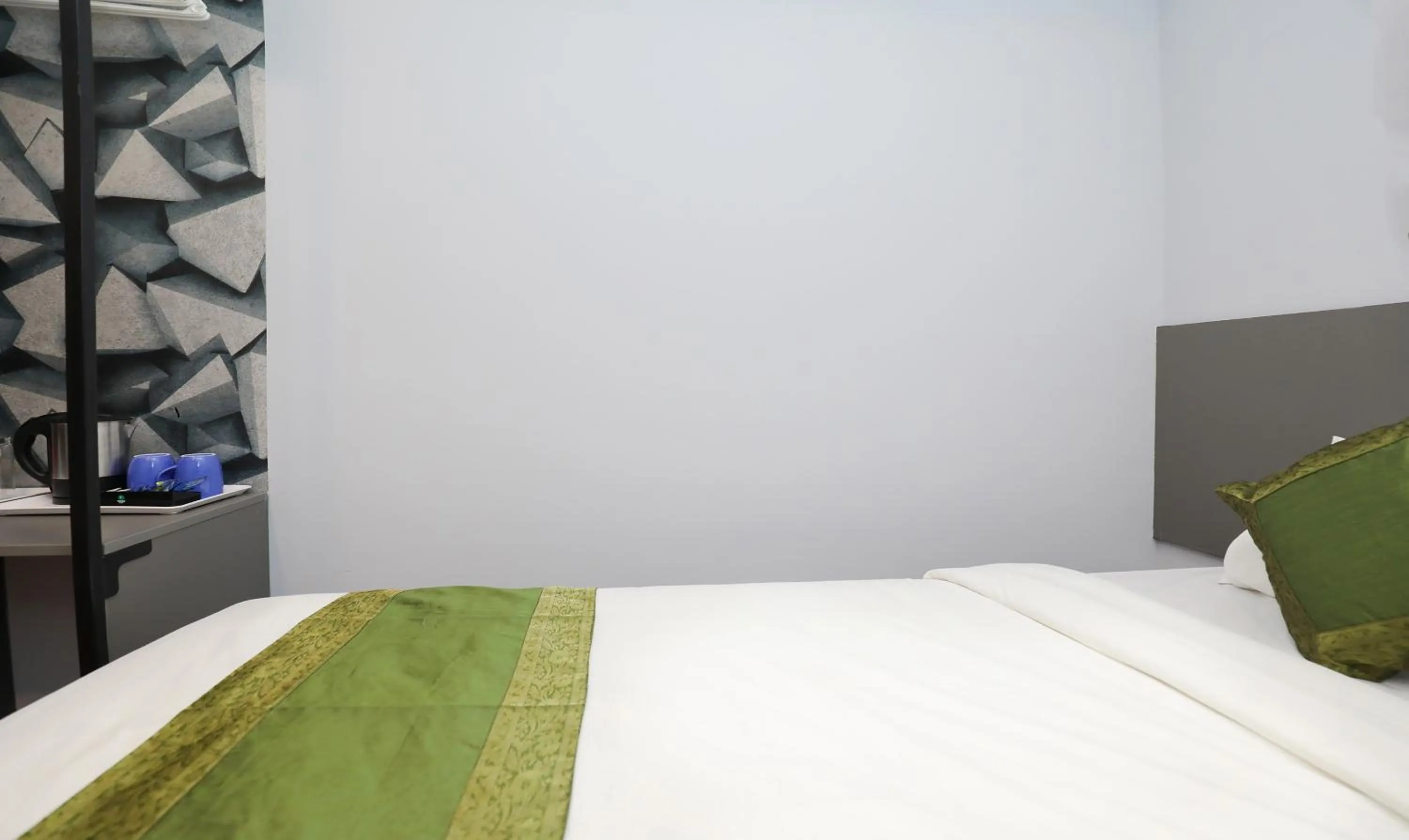 Bedroom, Bed in Treebo Apple Villa